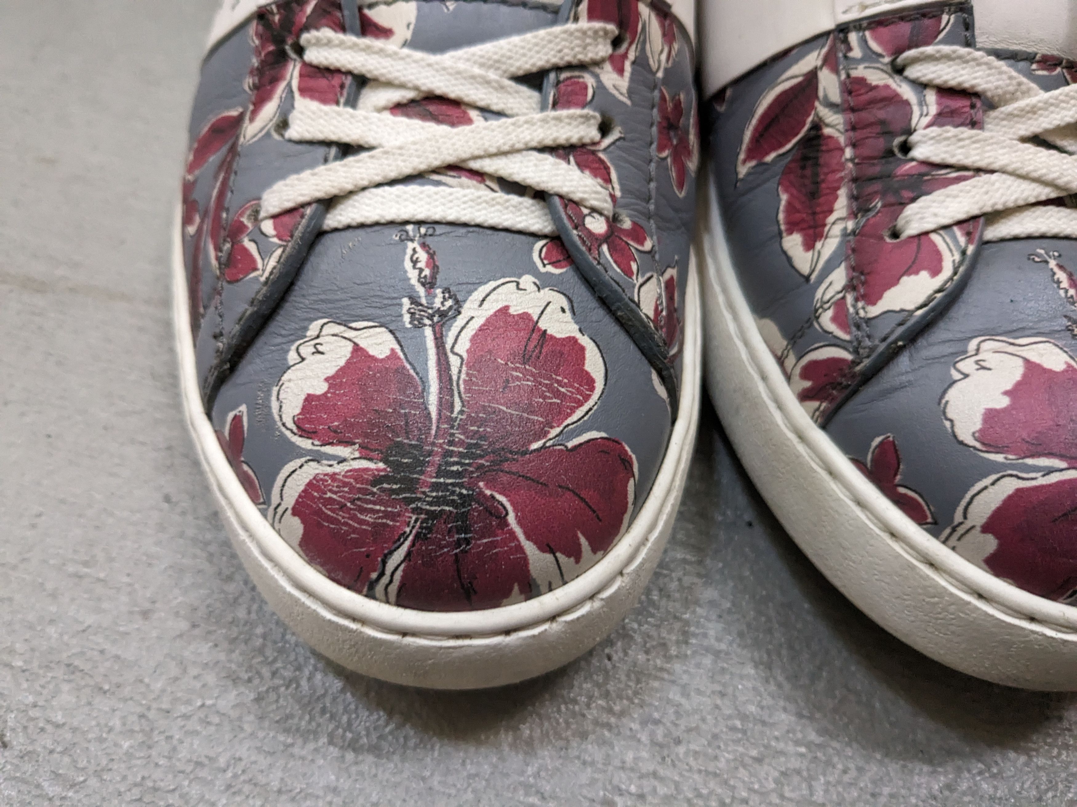 Valentino Valentino Rockstud Sneakers 9.5 42.5 Floral Gray Leather Size US 9.5 / EU 42-43 - 4 Thumbnail