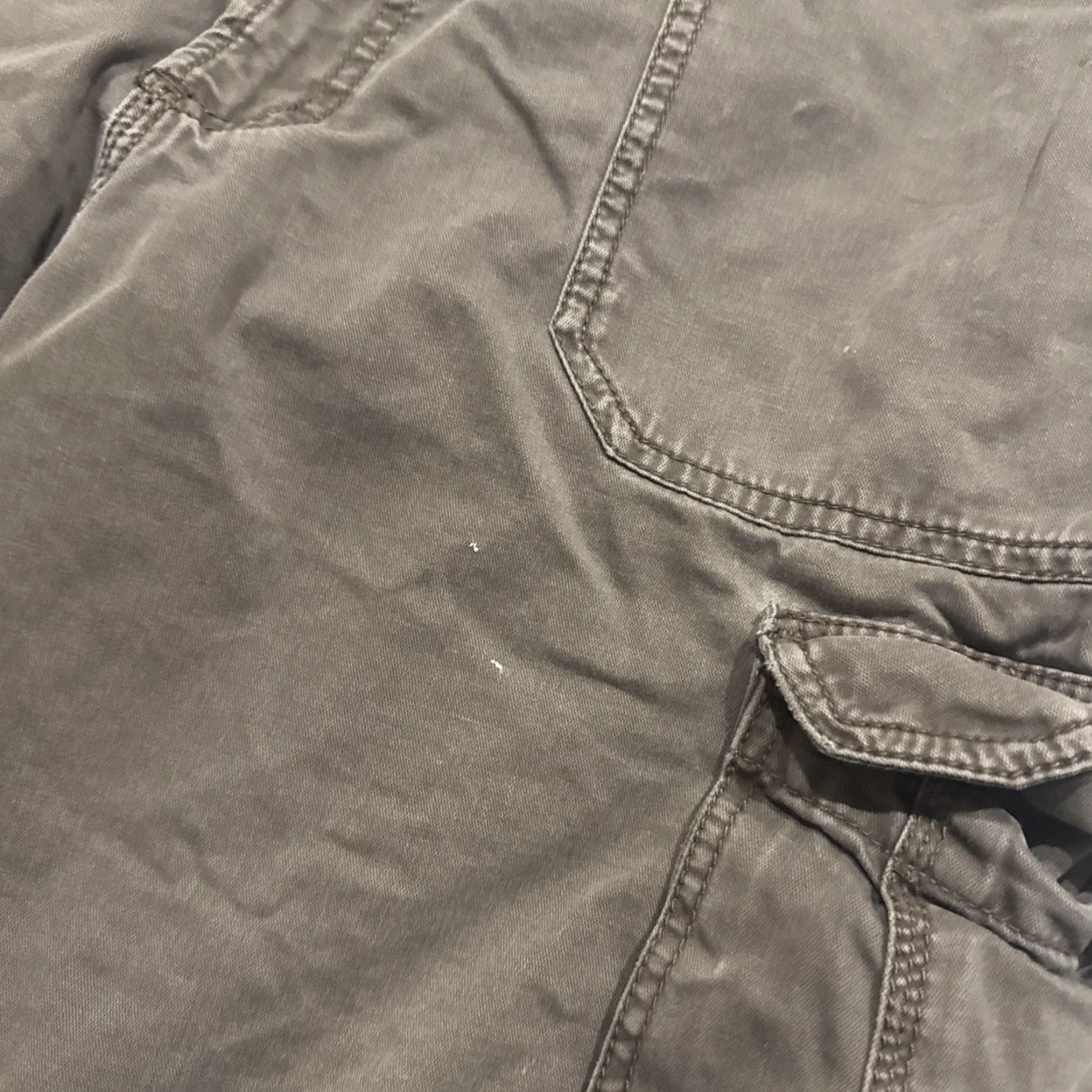 Van Heusen VINTAGE Van Heusen Cargo Shorts Men 34 Brown 00’s Y2K AS-IS Stained HTF Size 34 Mens Size US 34 / EU 50 - 4 Thumbnail