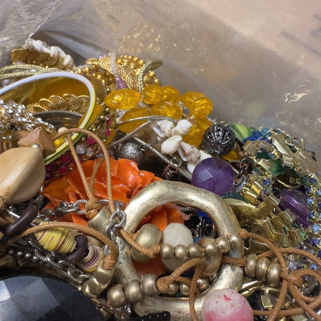 Jewelry 18 Lbs. COSTUME Vintage Modern HUGE Bulk Jewelry Lot for Cra Size ONE SIZE - 6 Thumbnail