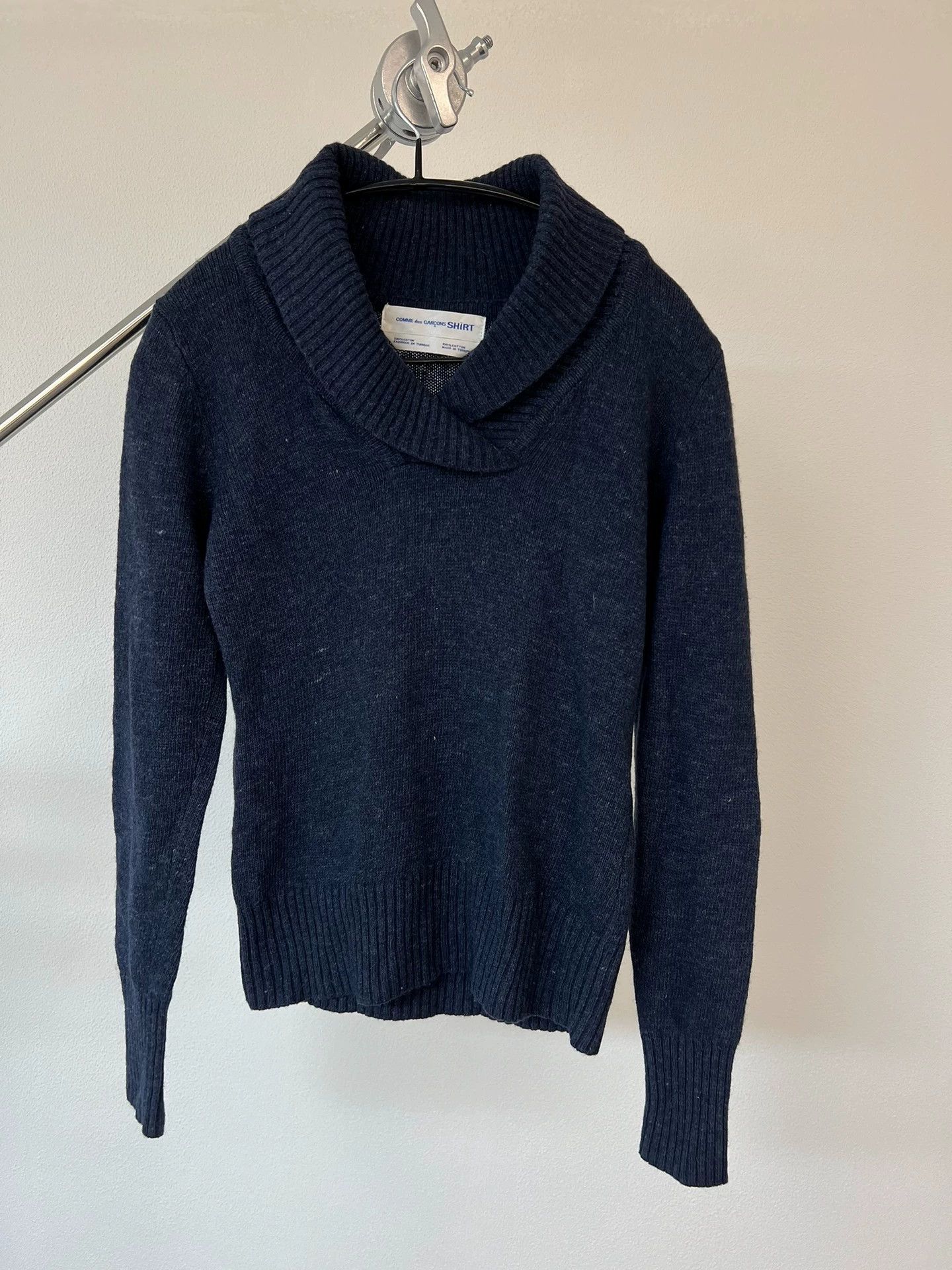 Comme des Garcons Comme des Garcons Folded V-neck Shoulder-fit Sweater S Size S / US 4 / IT 40 - 1 Thumbnail