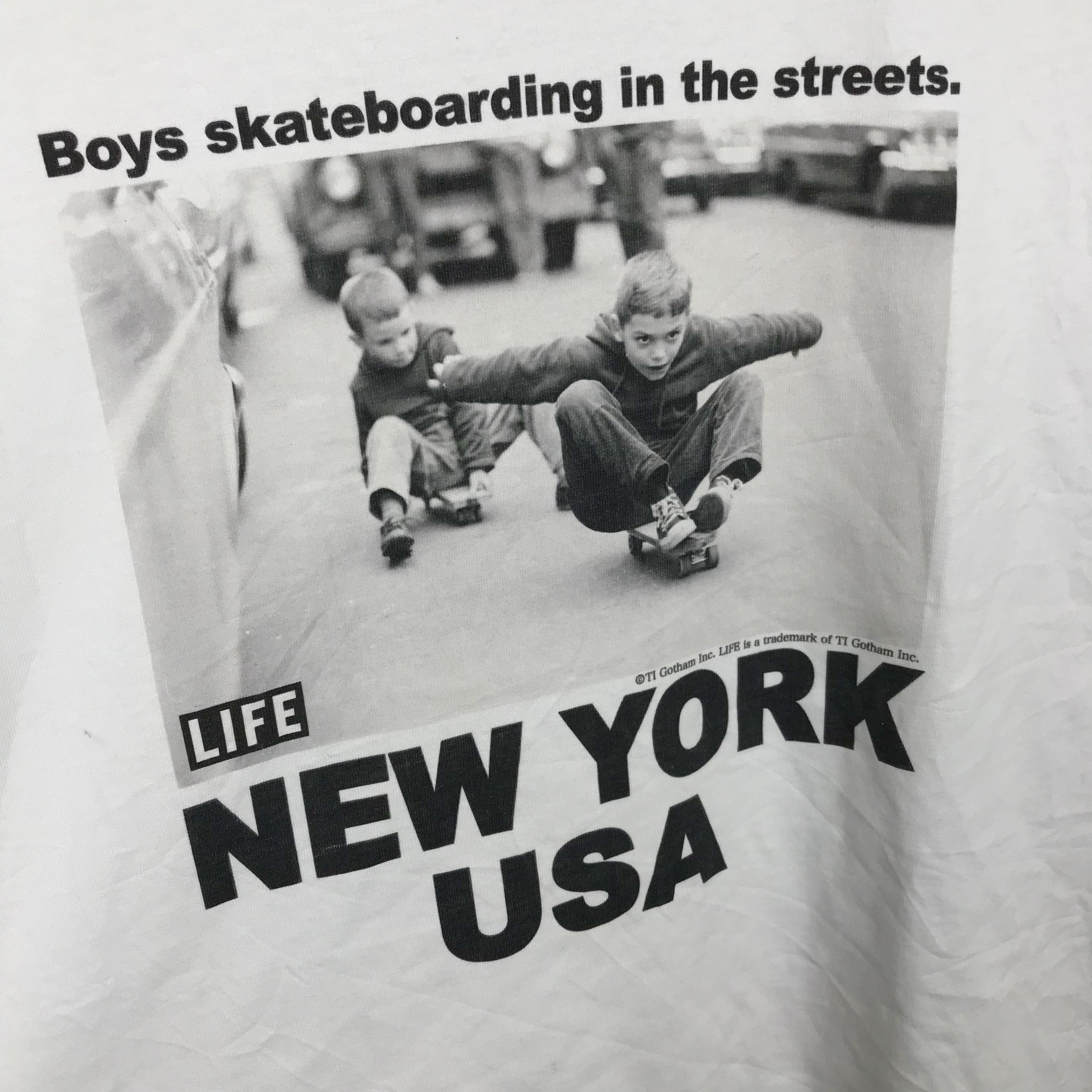 Santa Cruz Skateboards Vtg boy skateboarding in street " Low Life MEGAZINE " Rare Size US L / EU 52-54 / 3 - 6 Thumbnail