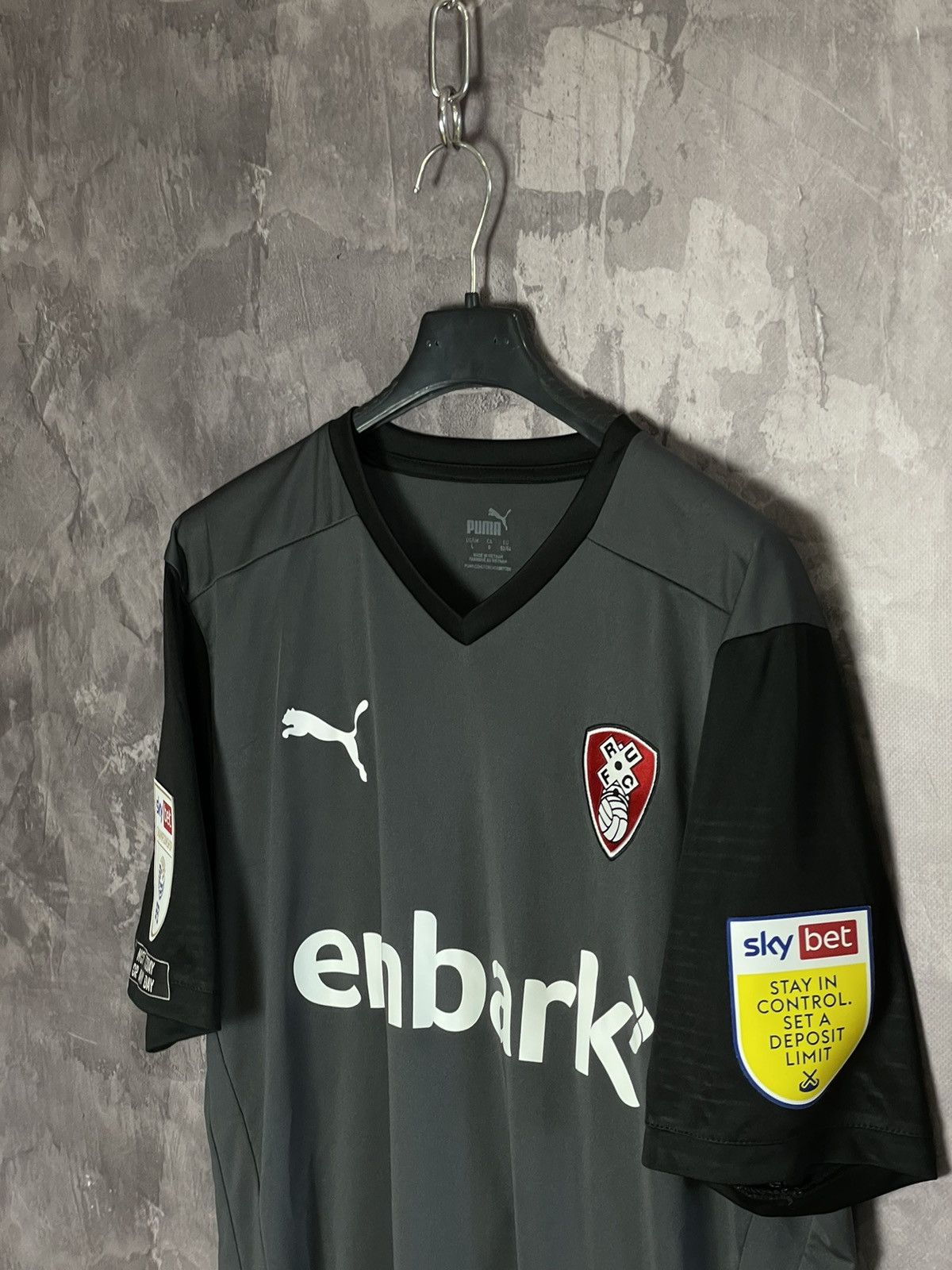 Puma Rare Rotherham United 2022-2023 Away Football Jersey Puma Size US L / EU 52-54 / 3 - 6 Thumbnail
