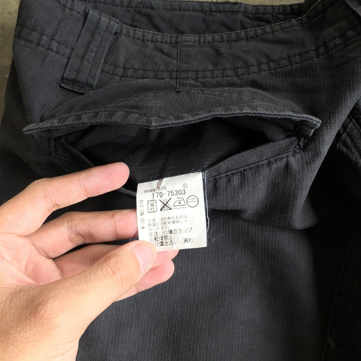 Takeo Kikuchi 2000s Takeo Kikuchi Multipocket Cargo Pants Black Designer Size US 34 / EU 50 - 12 Thumbnail