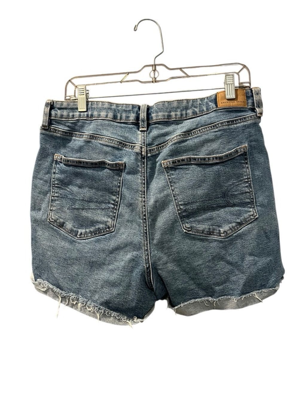 American Eagle Outfitters American Eagle Size 14 Denim Mom Shorts Med Wash Stretch Size 36" / US 14 / IT 50 - 5 Thumbnail
