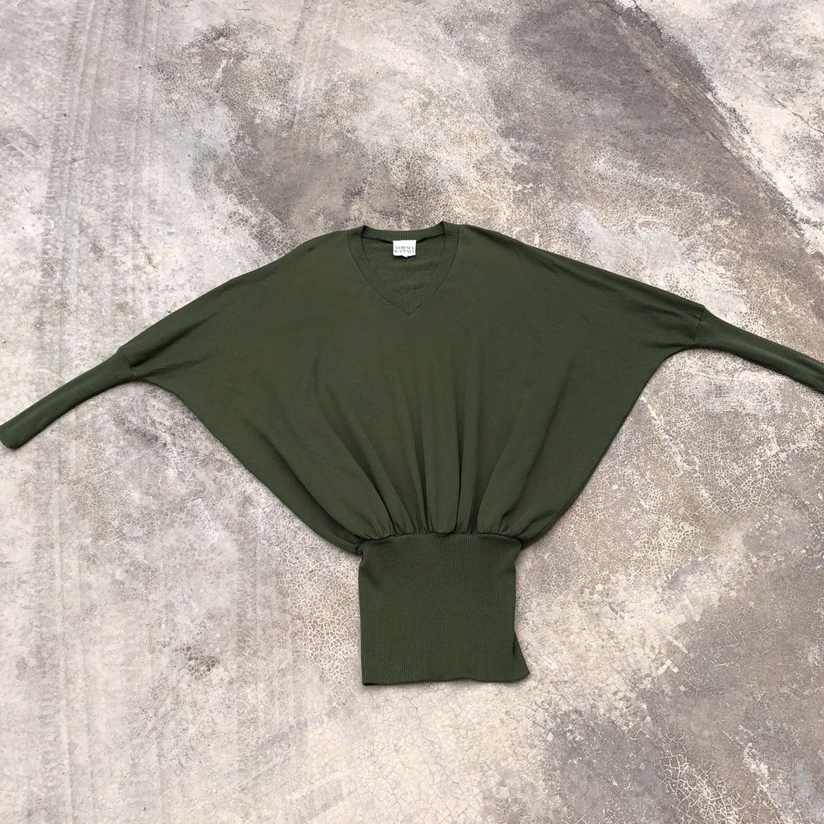 Norma Kamali NORMA KAMALI Batwing Sweater Size M / US 6-8 / IT 42-44 - 2 Thumbnail