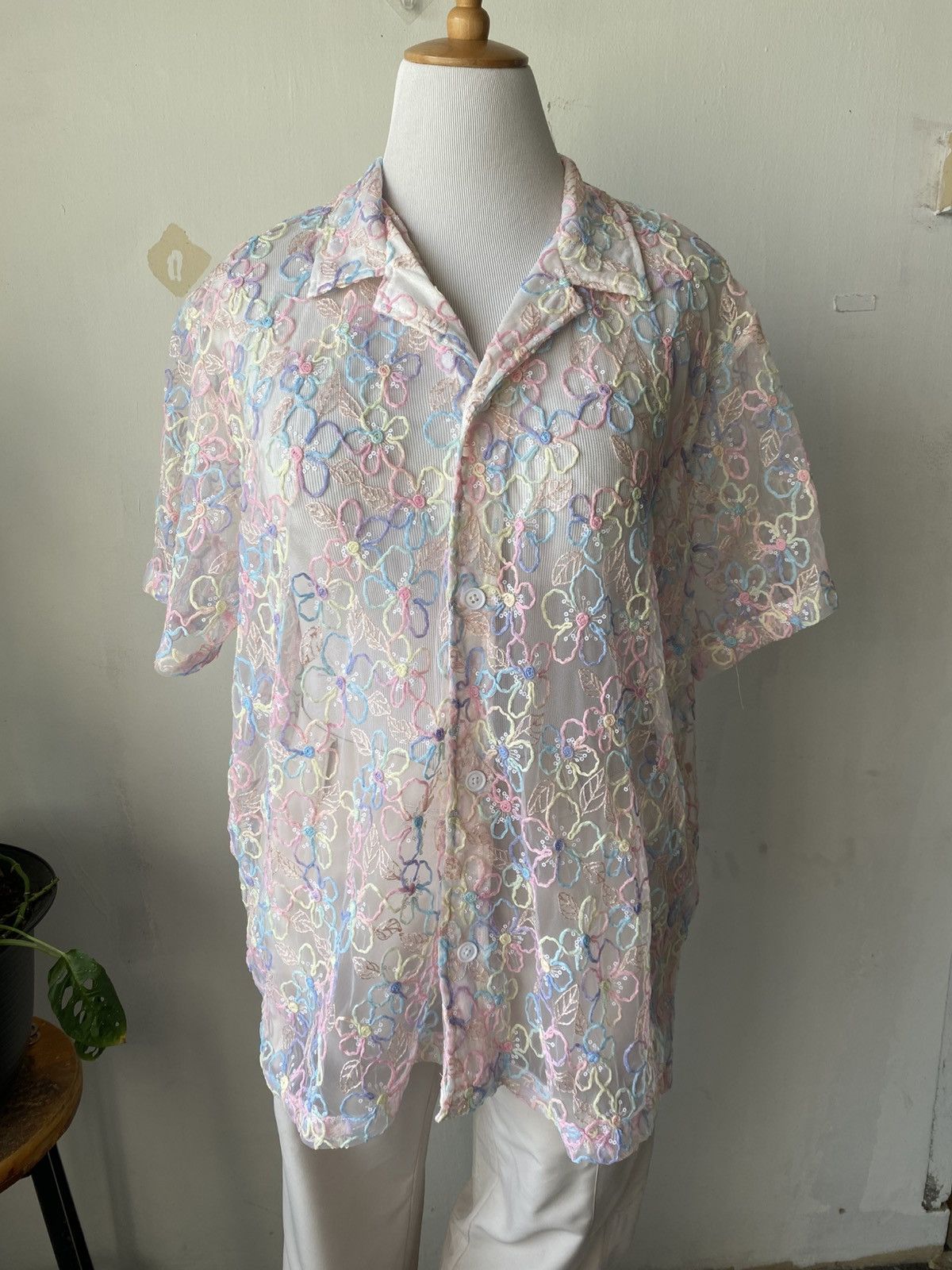 Other HEARTRAVES Sheer Lace Embroidered Button Front Shirt Size XL / US 12-14 / IT 48-50 - 1 Thumbnail