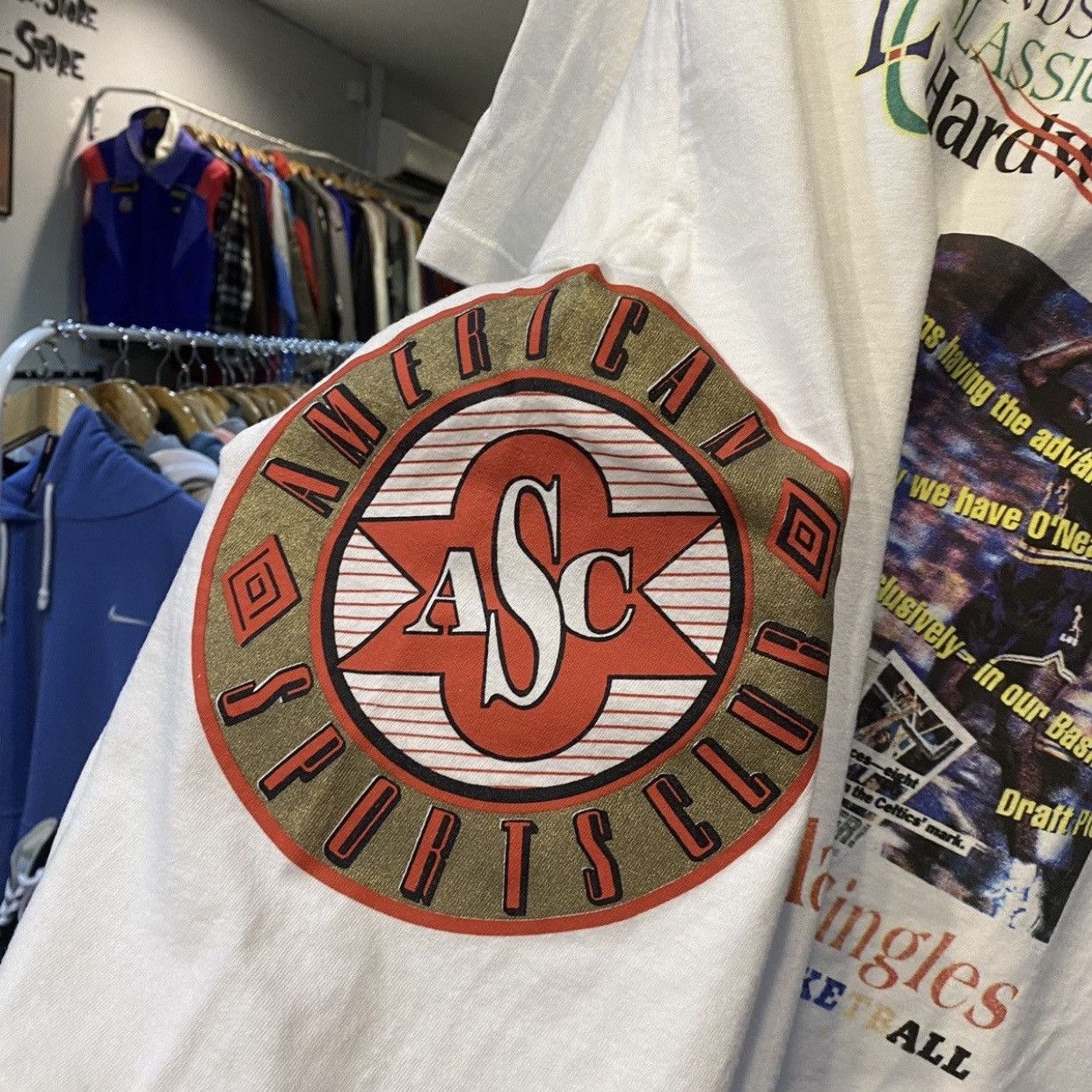 NBA Vintage 90s Hardwood's "Slam-Dunk Singles" Graphic T-Shirt Size US L / EU 52-54 / 3 - 6 Thumbnail