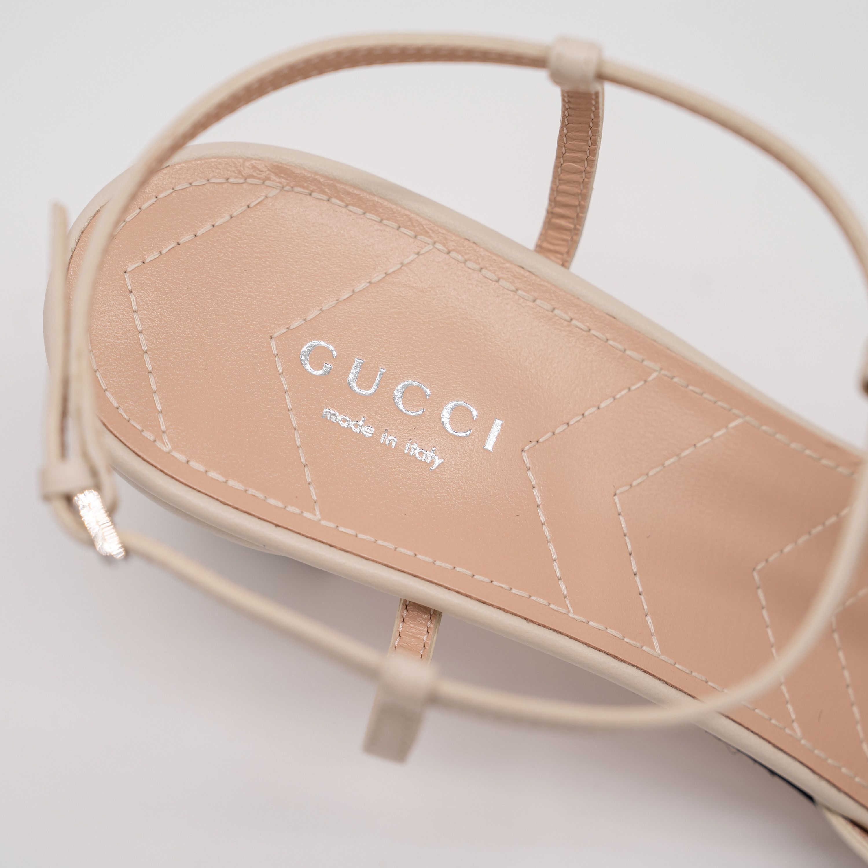 Gucci 40.5G 10.5 US Gucci GG Slingback Pump T-Strap White Size US 10.5 / IT 40.5 - 9 Thumbnail