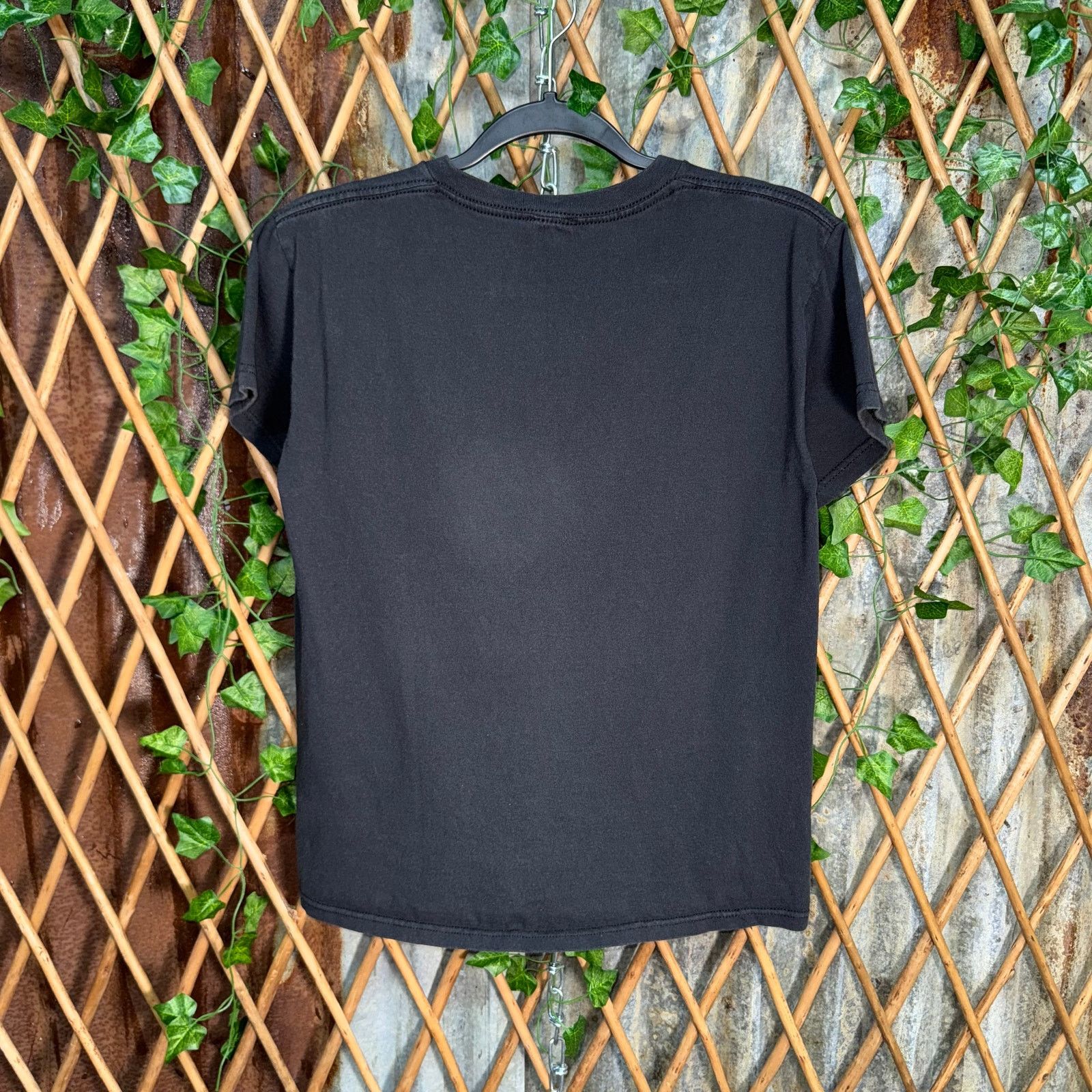 Vintage Vintage Y2K AC/DC shoot to thrill 2000s broken glass t-shirt Size US S / EU 44-46 / 1 - 2 Thumbnail