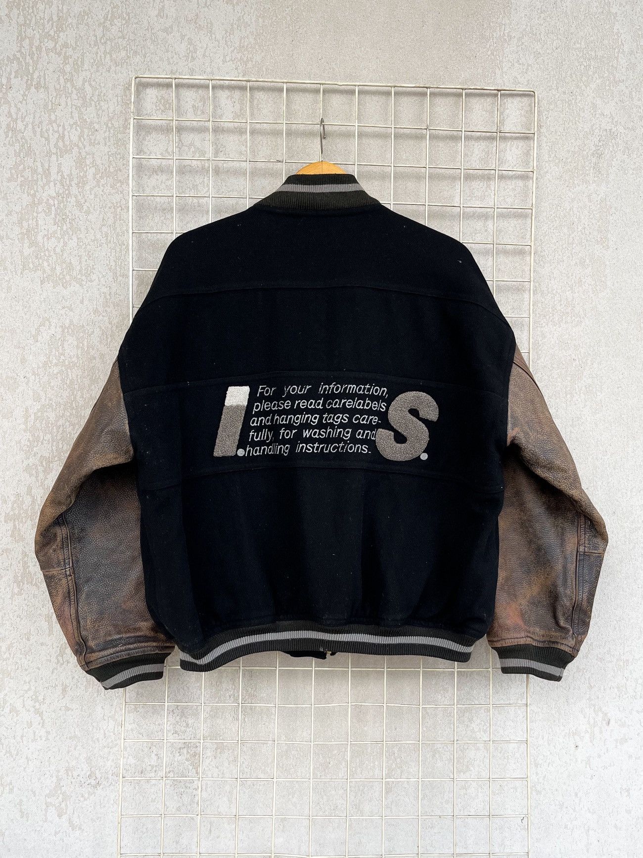 Issey Miyake 1980’s ISSEY MIYAKE Care label Wool/Leather Varsity Bomber Size US XL / EU 56 / 4 - 1 Thumbnail