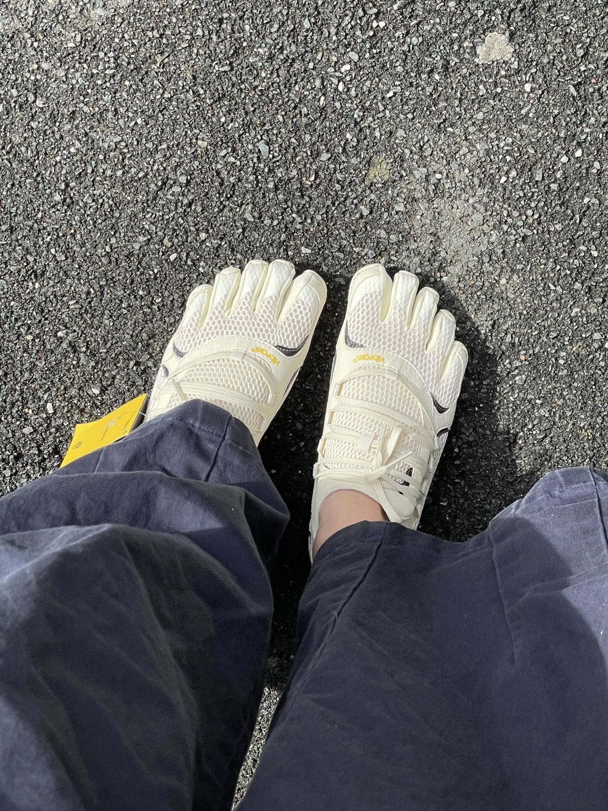 Vibram Vibram FiveFingers Roadaround Ivory Sneakers Size US 7.5 / IT 37.5 - 2 Thumbnail