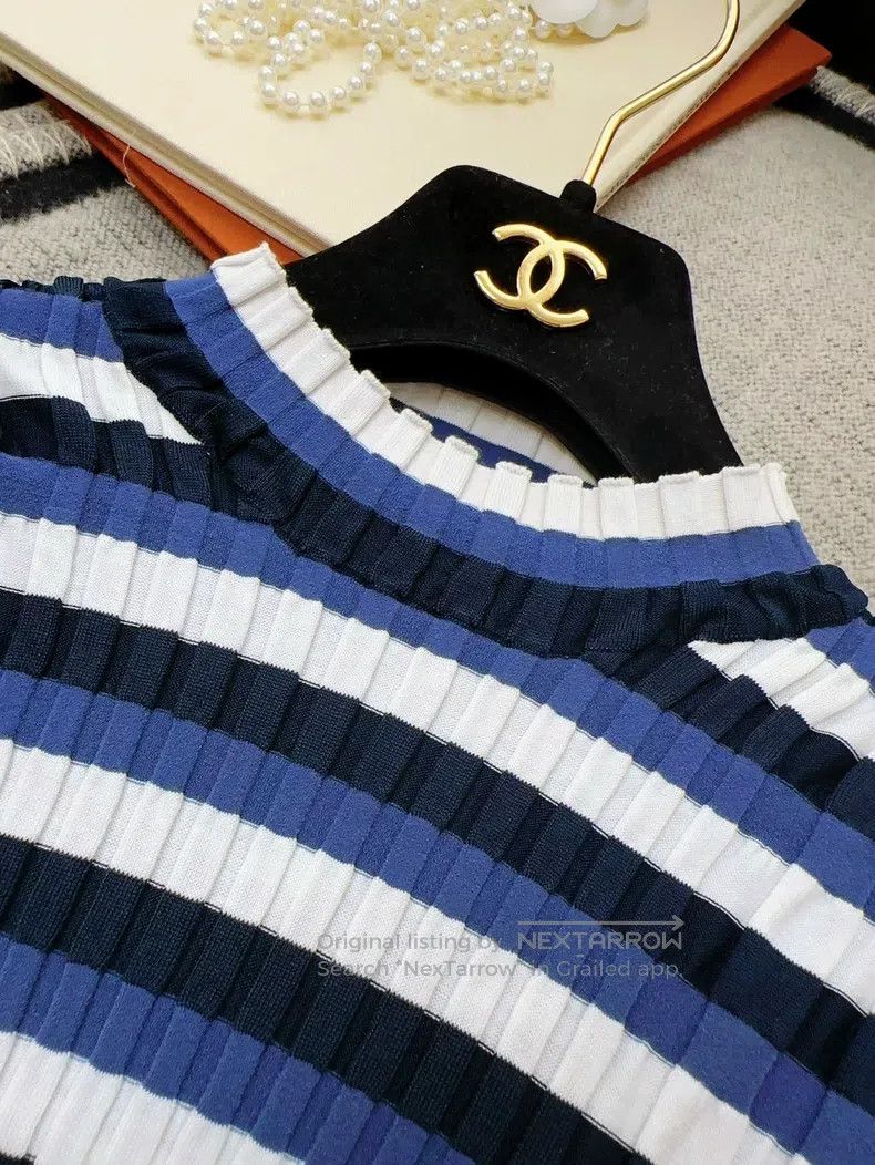 Louis Vuitton Louis Vuitton Blue and white stretch-knit short sleeves Size M / US 6-8 / IT 42-44 - 6 Thumbnail