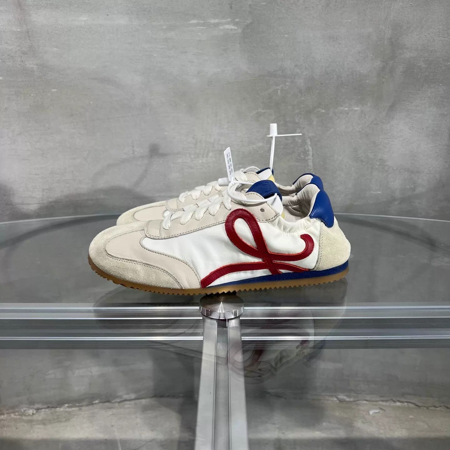 Loewe LOEWE White & Red Sneakers Size 36 YH17475 Size US 5.5 / IT 35.5 - 3 Thumbnail