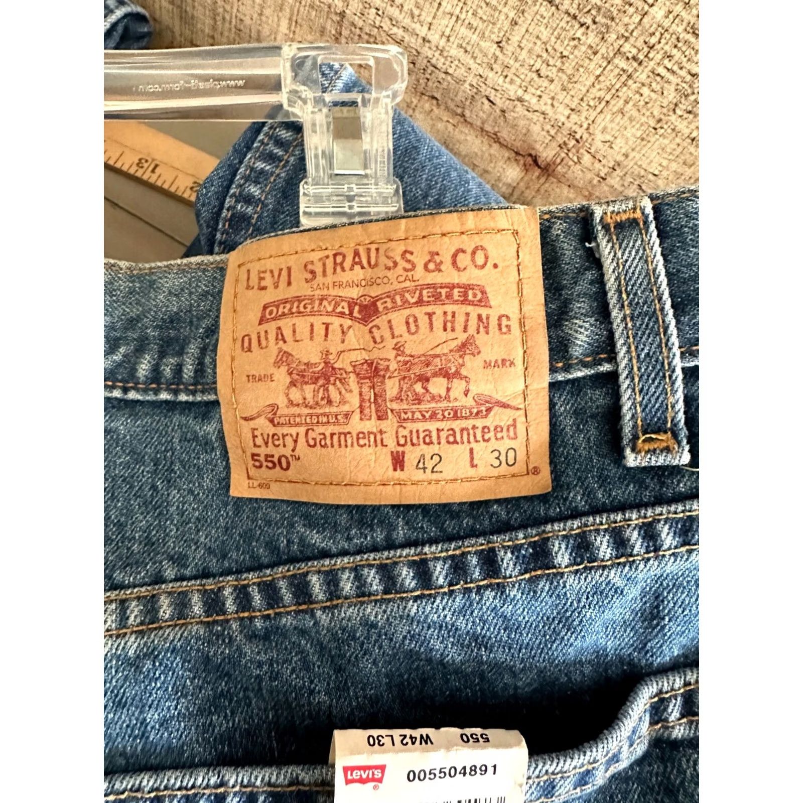 Levi's VINTAGE? NWT Levi's Jeans 550 Jeans 42x30 Blue Medium Wash Relaxed Fit Men 42x30 Denim Regular Inseam 30 Tapered Size US 42 / EU 58 - 5 Thumbnail