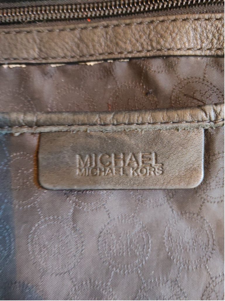 Michael Kors Michael Kors Jet Set Leather Shoulder Bag with Chain Handles Size ONE SIZE - 8 Thumbnail
