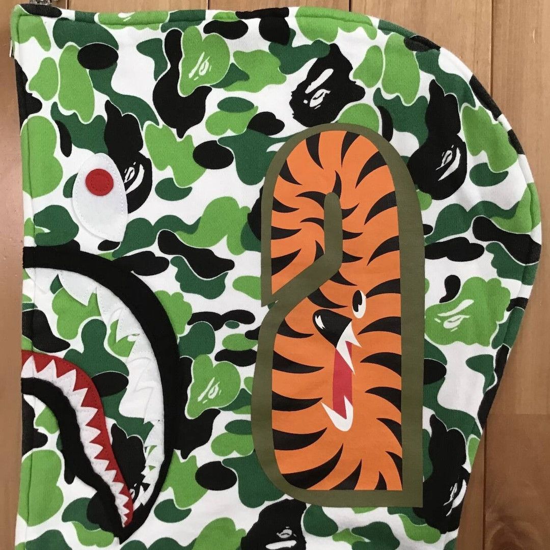Bape 2024 🔥CHENGDU Store Camo🔥 BAPE shark full zip hoodie APE Size US L / EU 52-54 / 3 - 6 Thumbnail