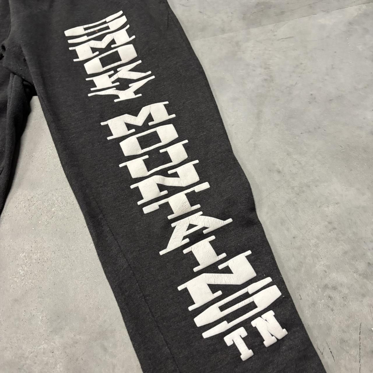 Japanese Brand × Vintage Crazy Vintage Y2K/2000s Grey Smoky Mountain Spellout Essential Sweatpants! Size US 32 / EU 48 - 6 Thumbnail