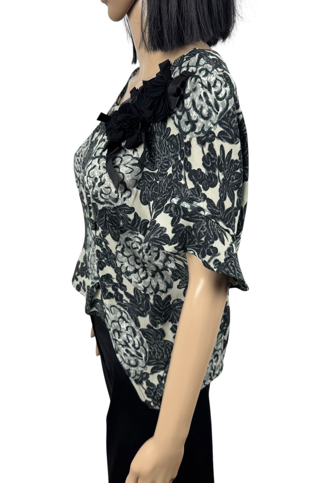 TWINSET Twinset Jacquard Blouse Decorated Embroidered Flower size S Size S / US 4 / IT 40 - 6 Thumbnail