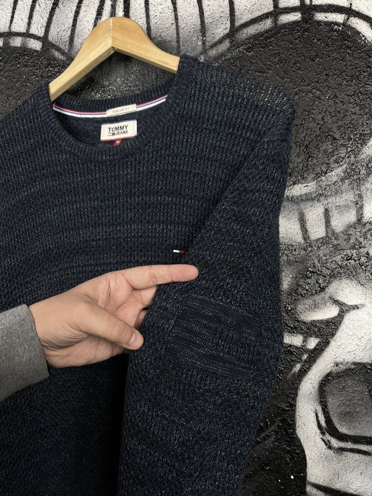 Tommy Hilfiger Tommy Jeans Oversized Knited Sweater Men’s Size M Size US M / EU 48-50 / 2 - 4 Thumbnail