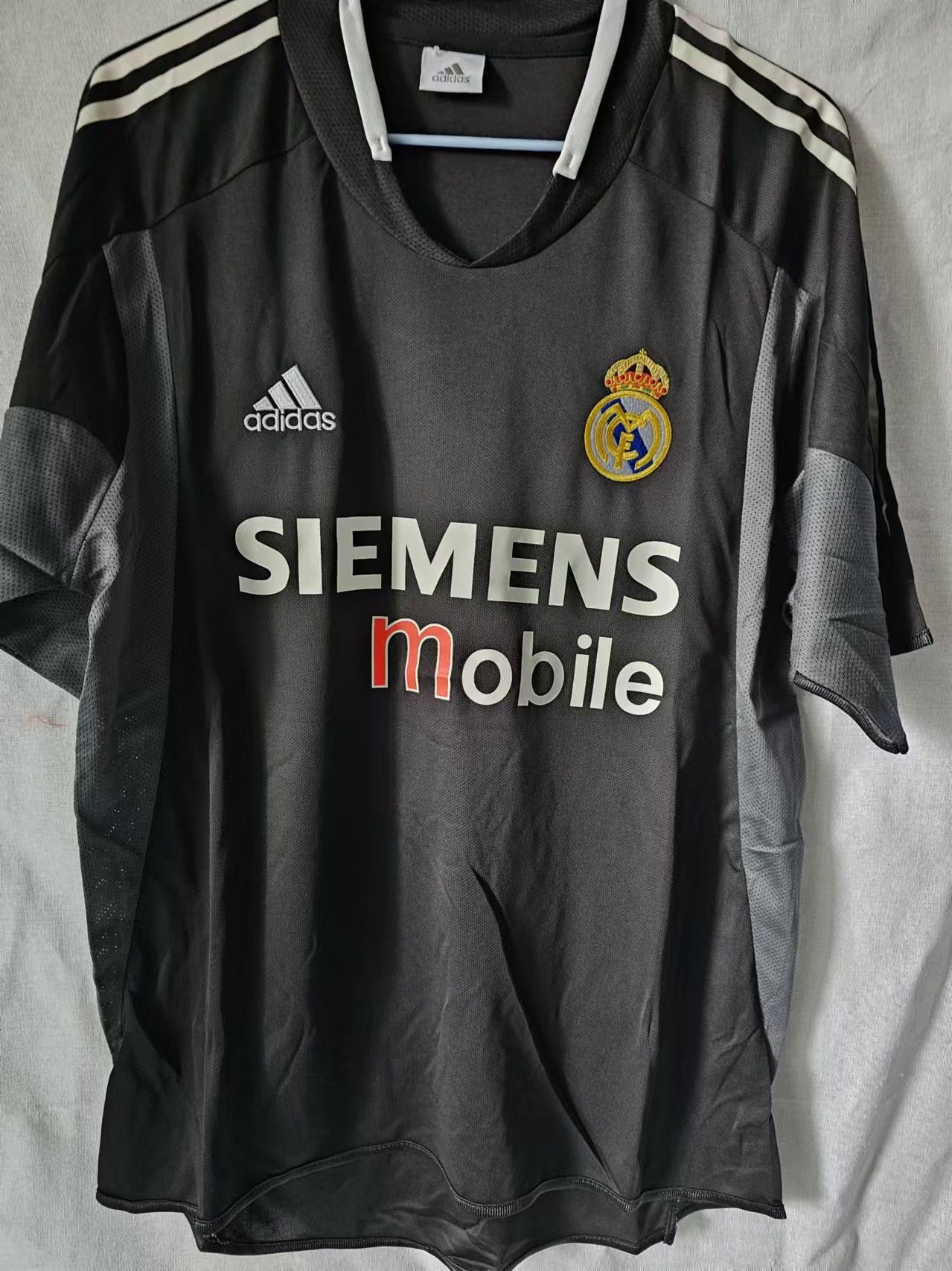 Other 2004 05 Real Madrid 5 Zidane Jersey Size US M / EU 48-50 / 2 - 2 Thumbnail