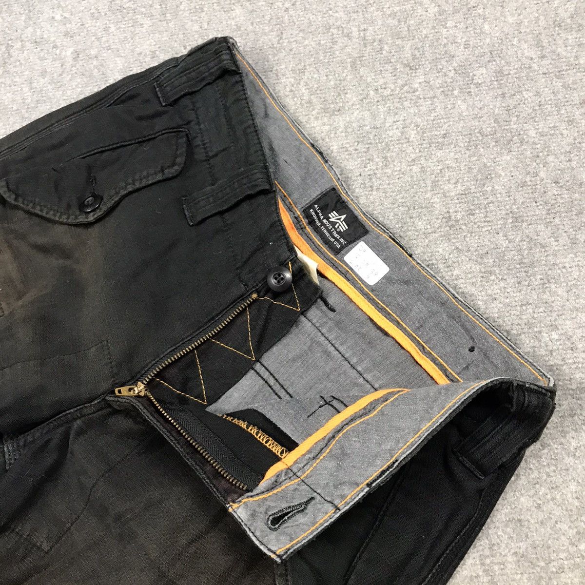 Alpha Industries × Japanese Brand Alpha Industries Sun Faded black Rusty cargo pants Size US 29 - 13 Thumbnail