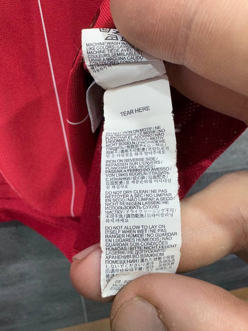 Other LIVERPOOL 2019/2020 HOME FOOTBALL SHIRT NEW BALANCE Size US S / EU 44-46 / 1 - 11 Thumbnail