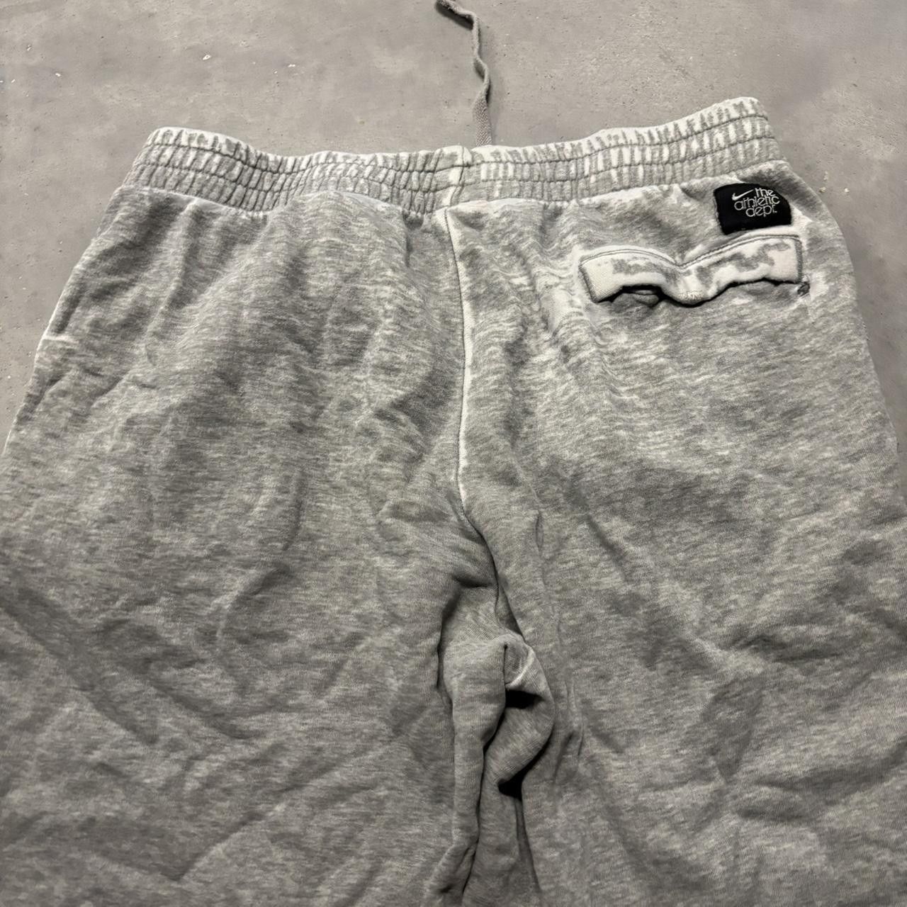 Nike × Vintage Crazy Vintage Y2K/2000s Baggy Faded Light Grey Nike Skater Essential Sweatpants! Size US 34 / EU 50 - 7 Thumbnail