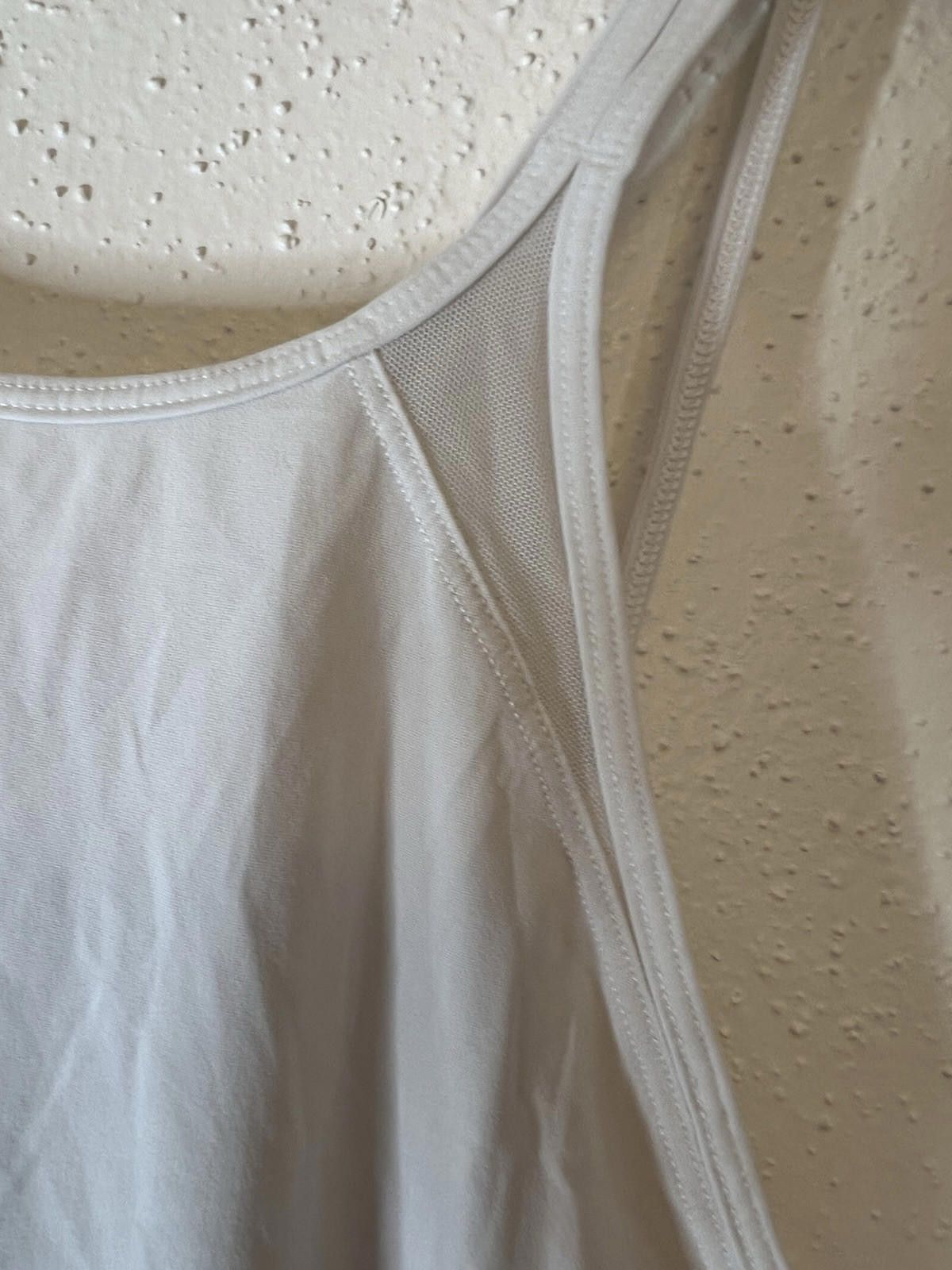 Designer Lululemon Tank Top White Lightweight Sheer Estimated Sz6 Size S / US 4 / IT 40 - 3 Thumbnail