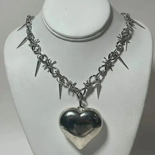 Jewelry Gothic Heart Pendant Necklace Size ONE SIZE - 4 Thumbnail