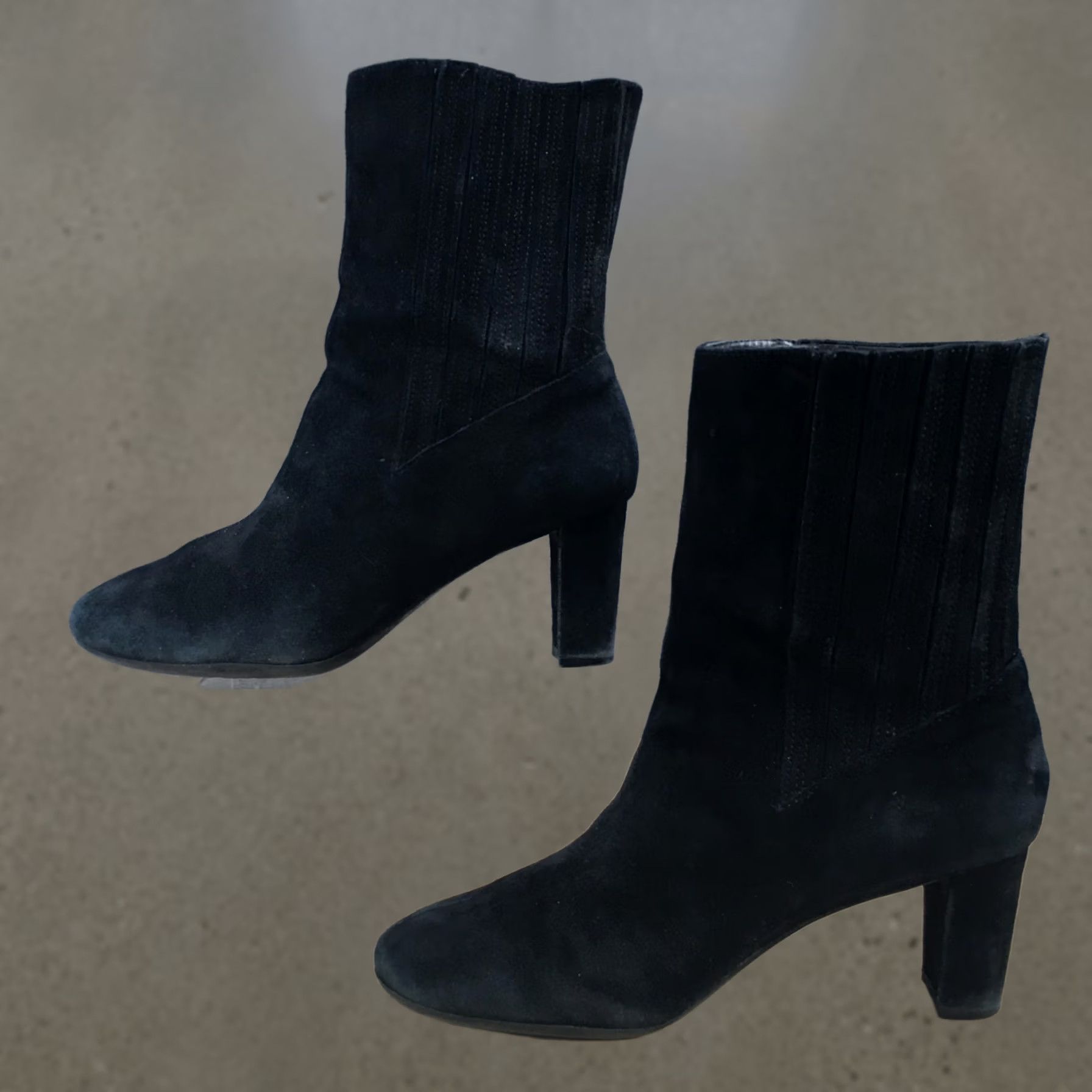Vintage Aerosoles Fifth Ave Boots Womens Casual Ankle Bootie Black Suede Block Heels • US 6 / UK 3 / AU 4 / EU 36 # Womens Boots Size US 6 / IT 36 - 1 Thumbnail