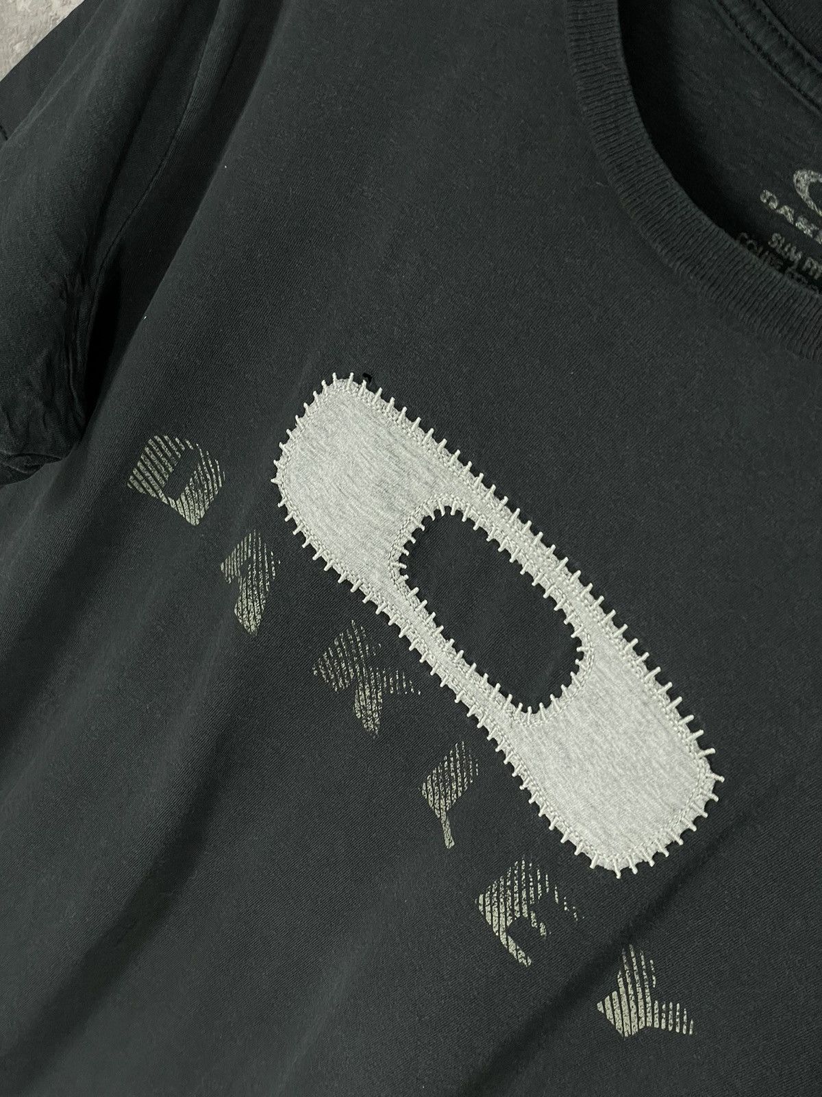 Japanese Brand × Oakley × Vintage Oakley Vintage 3D Logo Y2K Archival 90s T shirt Size US L / EU 52-54 / 3 - 6 Thumbnail