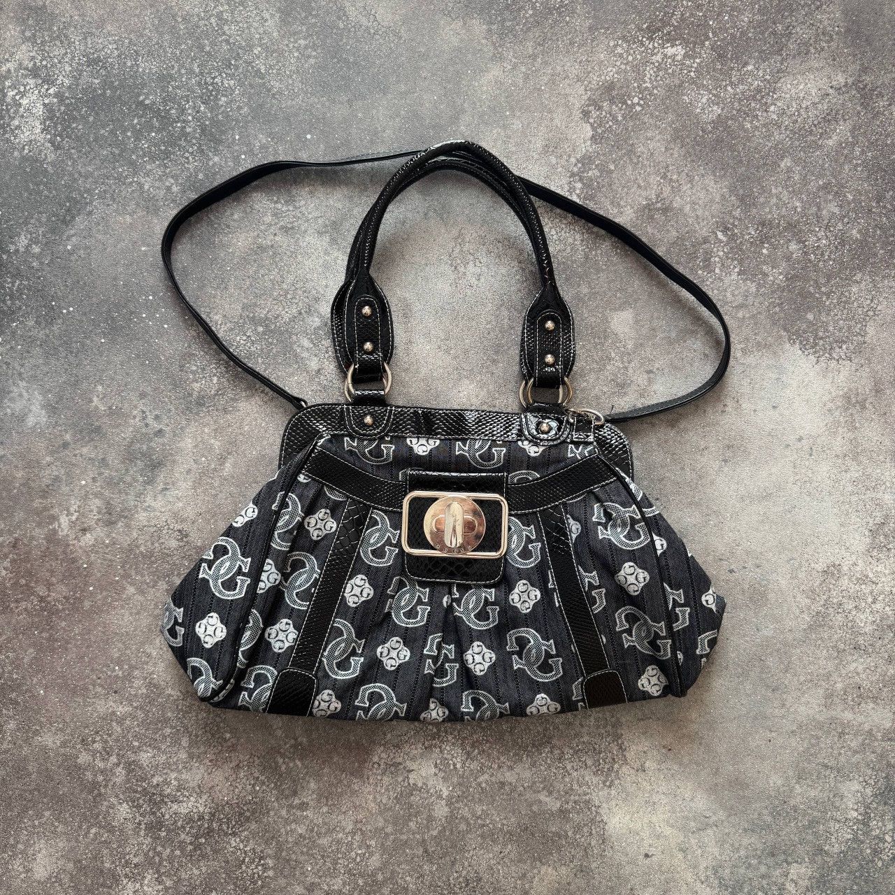 Guess Guess 2000’s Aesthetic Glam Y2K Monogram Shoulder Bag Size ONE SIZE - 1 Thumbnail