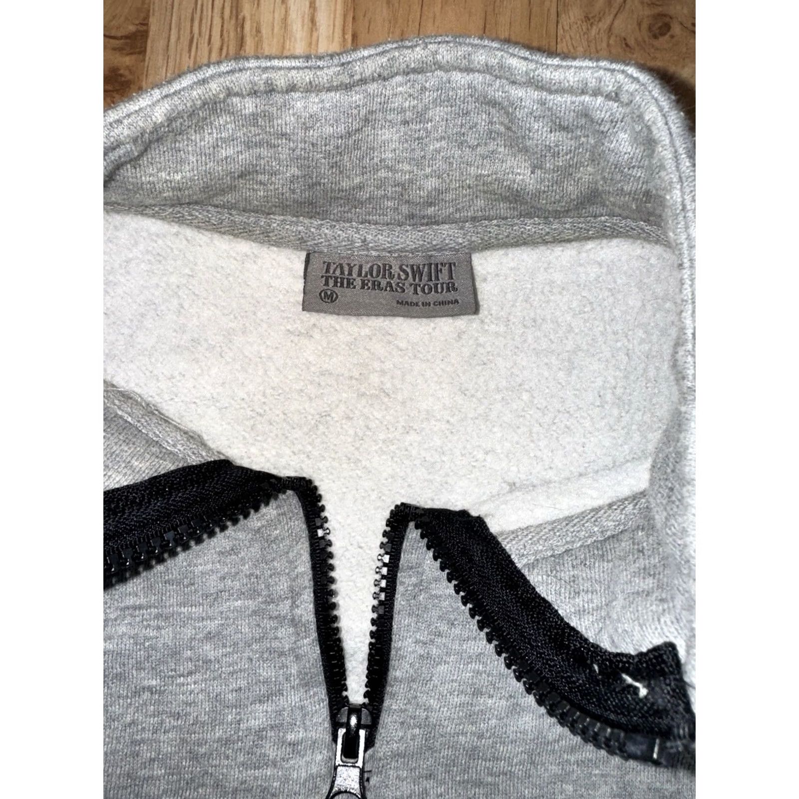 Vintage Taylor Swift The Eras Tour Merch Quarter Zip Pullover Sweatshirt Gray Size M Size M / US 6-8 / IT 42-44 - 3 Thumbnail