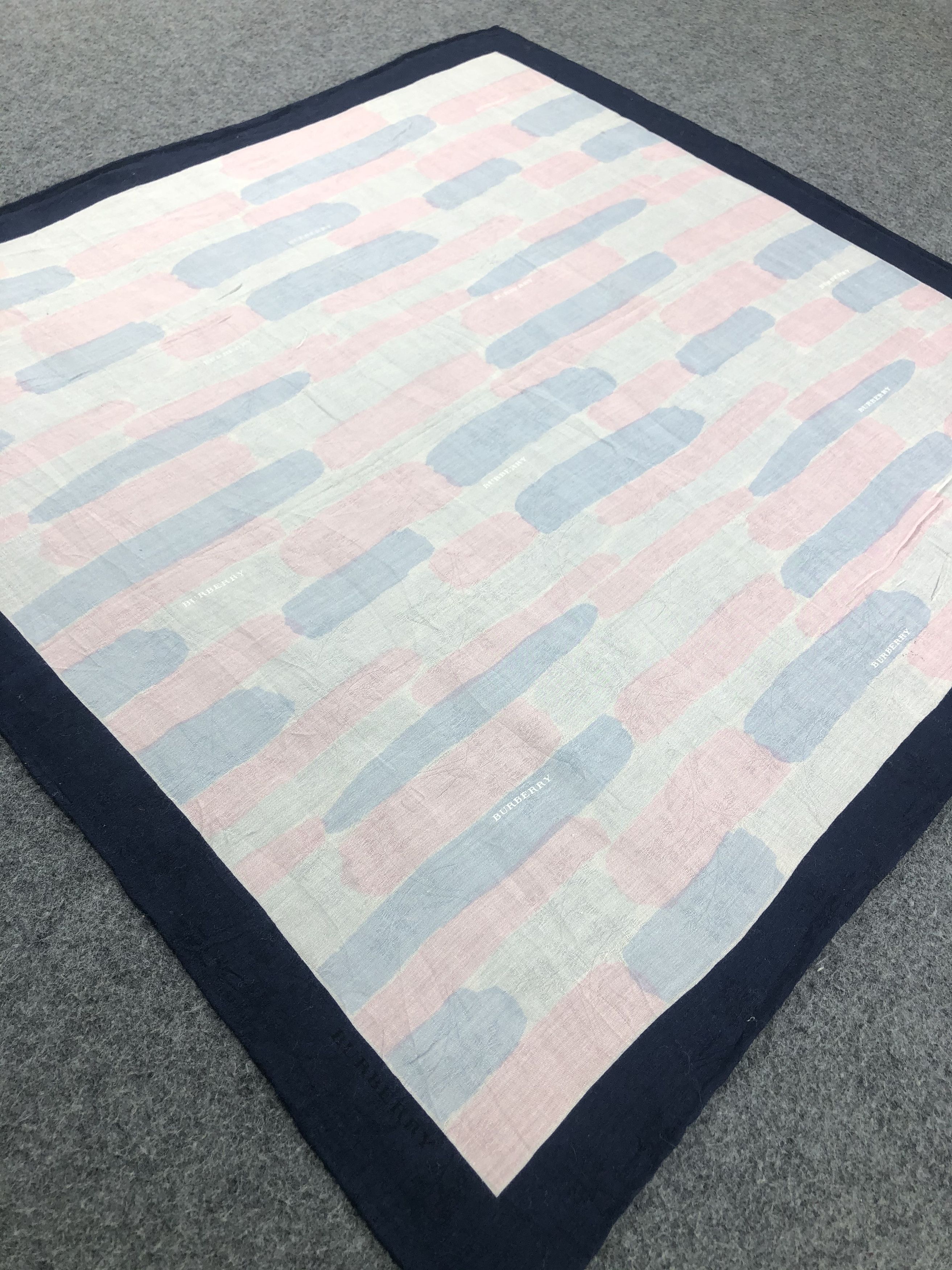 Burberry Burberry Handkerchief / Bandana / Neckerchief Size ONE SIZE - 4 Thumbnail