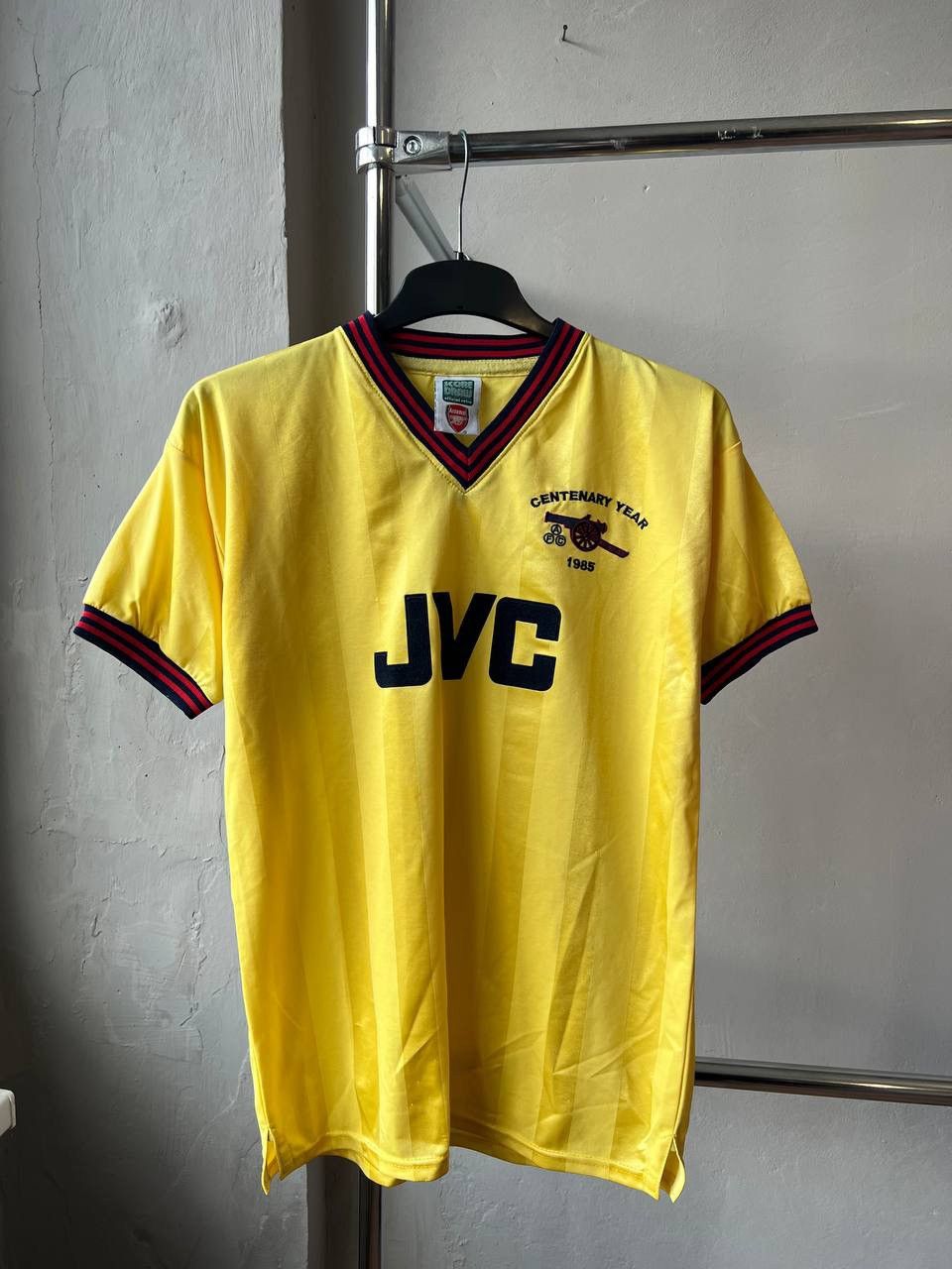 Vintage 1985 ARSENAL FC REMAKE SCORE DRAWSOCCER FOOTBALL JERSEY SZ M Size US M / EU 48-50 / 2 - 3 Thumbnail