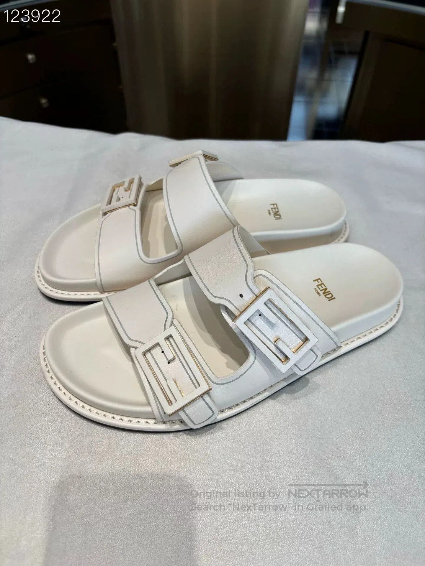 Fendi Fendi Women's Flat Casual Sandals. Size US 7 / IT 37 - 2 Thumbnail