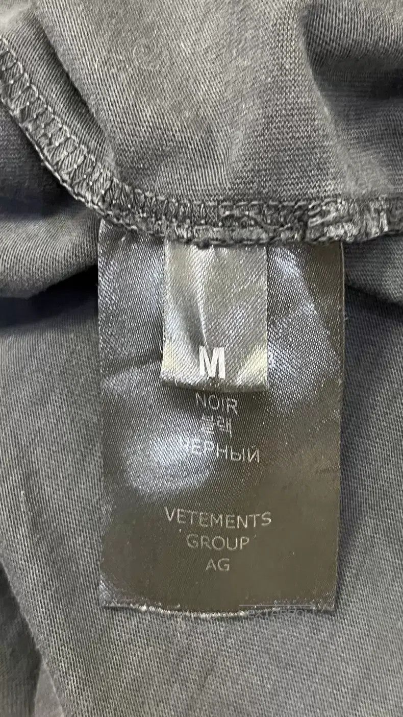 Vetements Vetements Snow Mountain Logo Short Sleeve T-Shirt, Size M Size US M / EU 48-50 / 2 - 5 Thumbnail