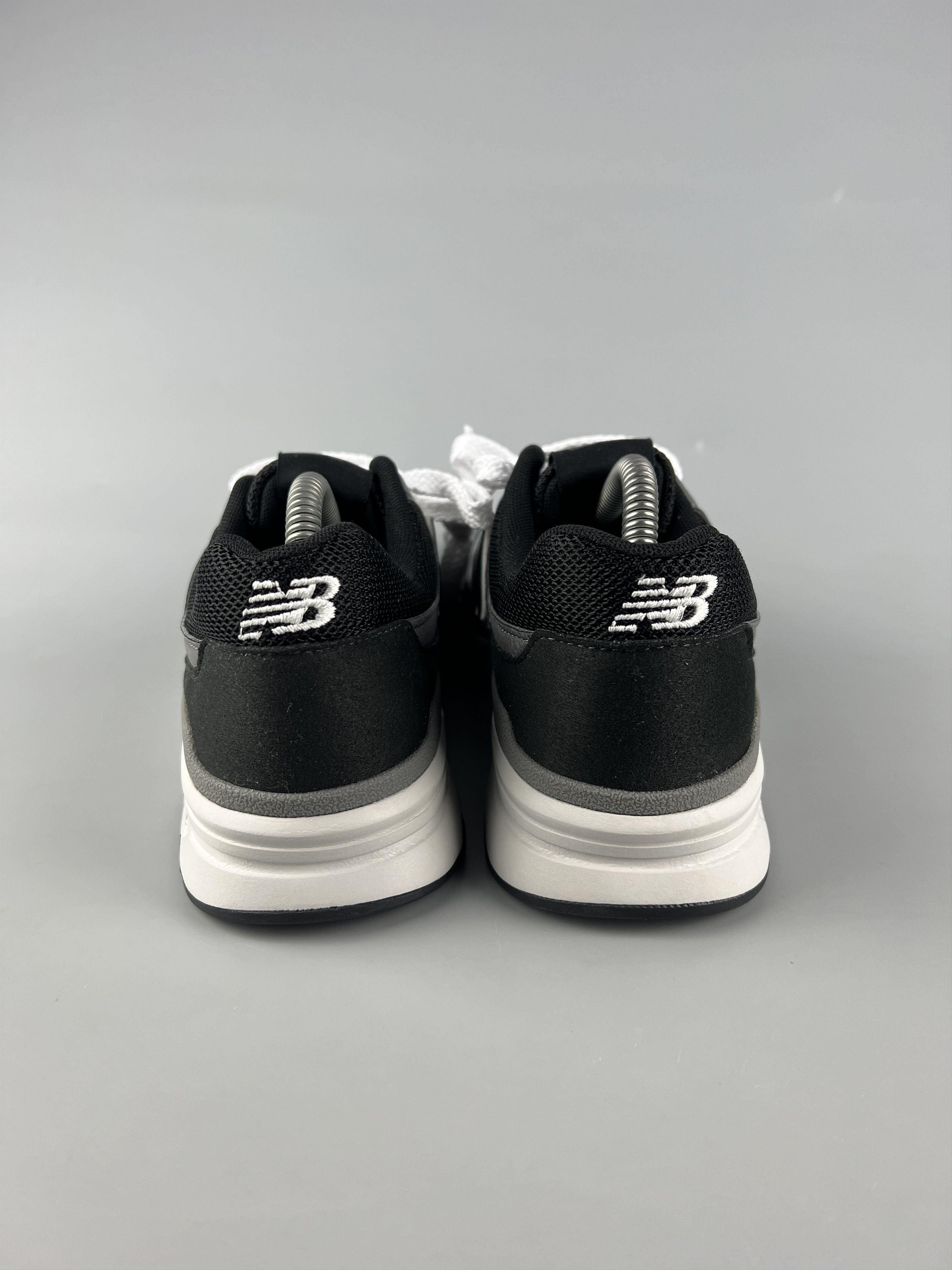New Balance New Balance 997H Men's Sneakers Size US 6.5 Size US 6.5 / EU 39-40 - 3 Thumbnail