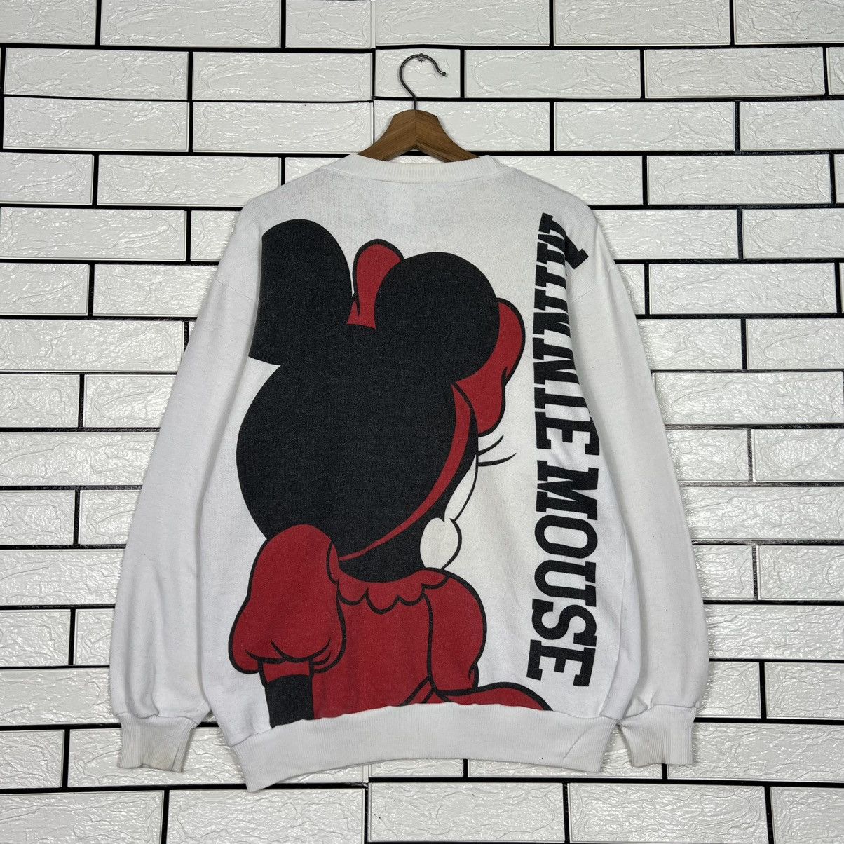 Disney Vintage 90's MINNIE MOUSE Big Logo Sweatshirt #4178-C191 Size US M / EU 48-50 / 2 - 11 Thumbnail