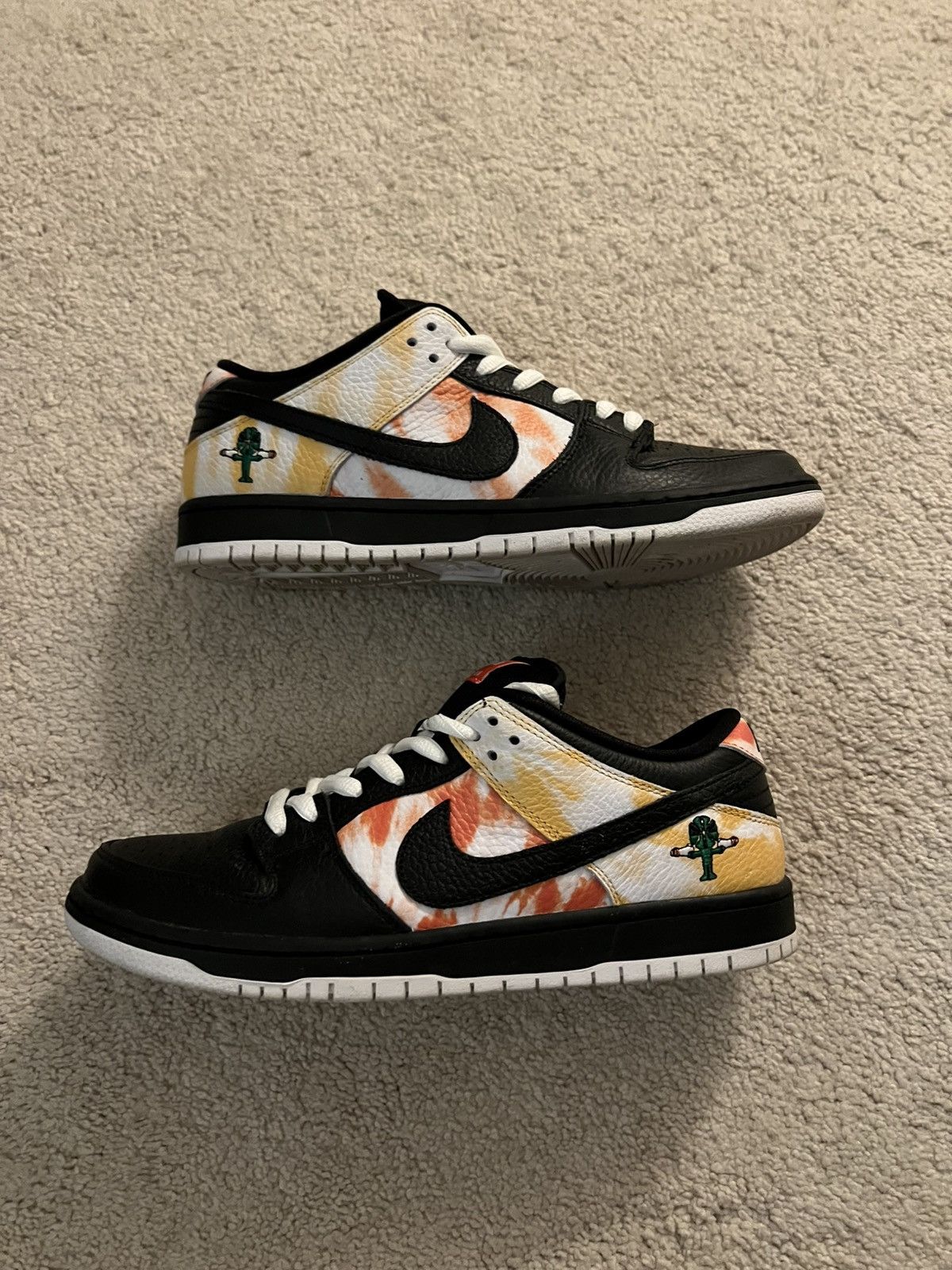 Nike Nike raygun dunks Size US 10.5 / EU 43-44 - 1 Thumbnail