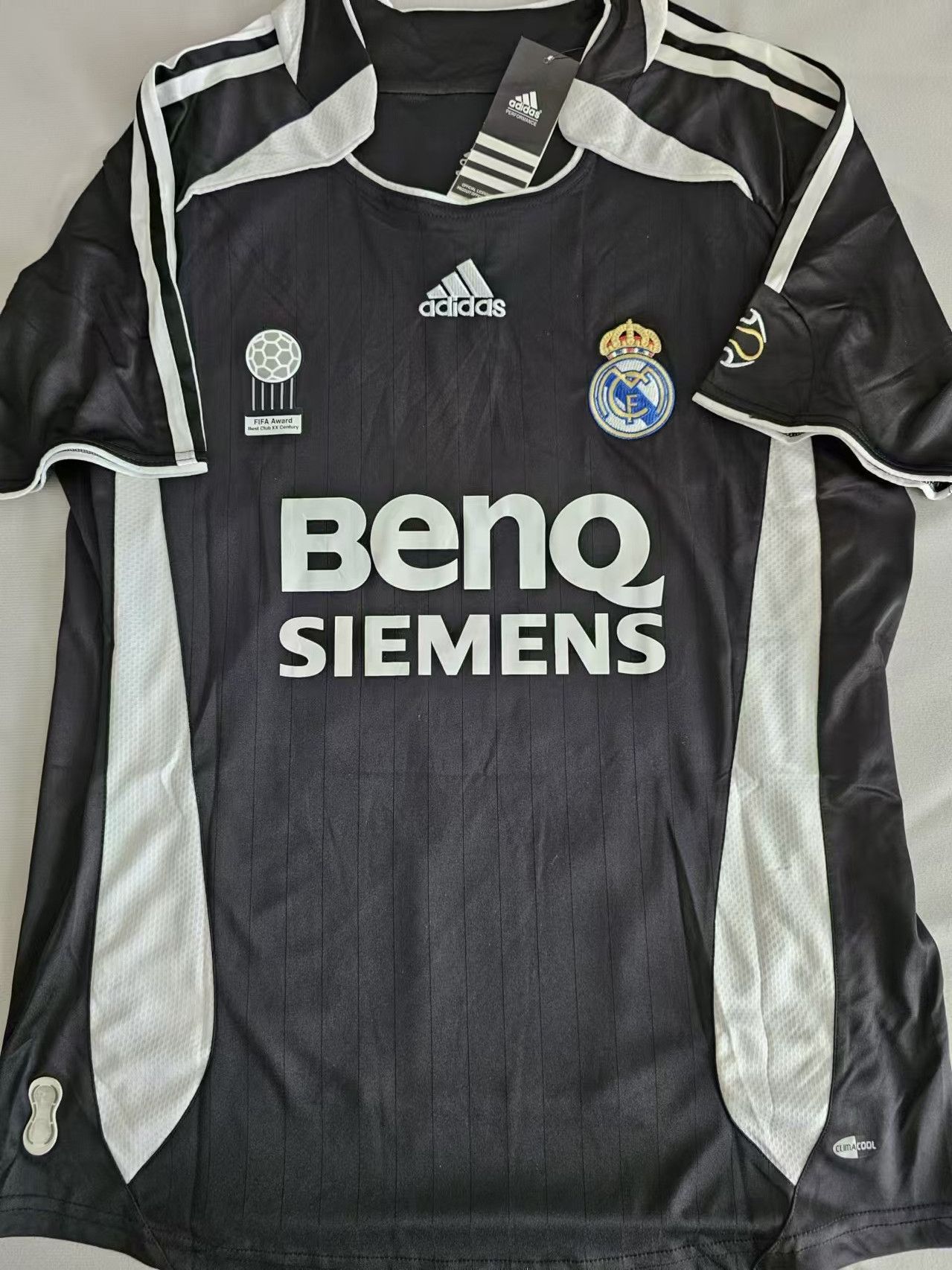 Other 06 07 Real Madrid David Beckham Jersey Size US XL / EU 56 / 4 - 2 Thumbnail