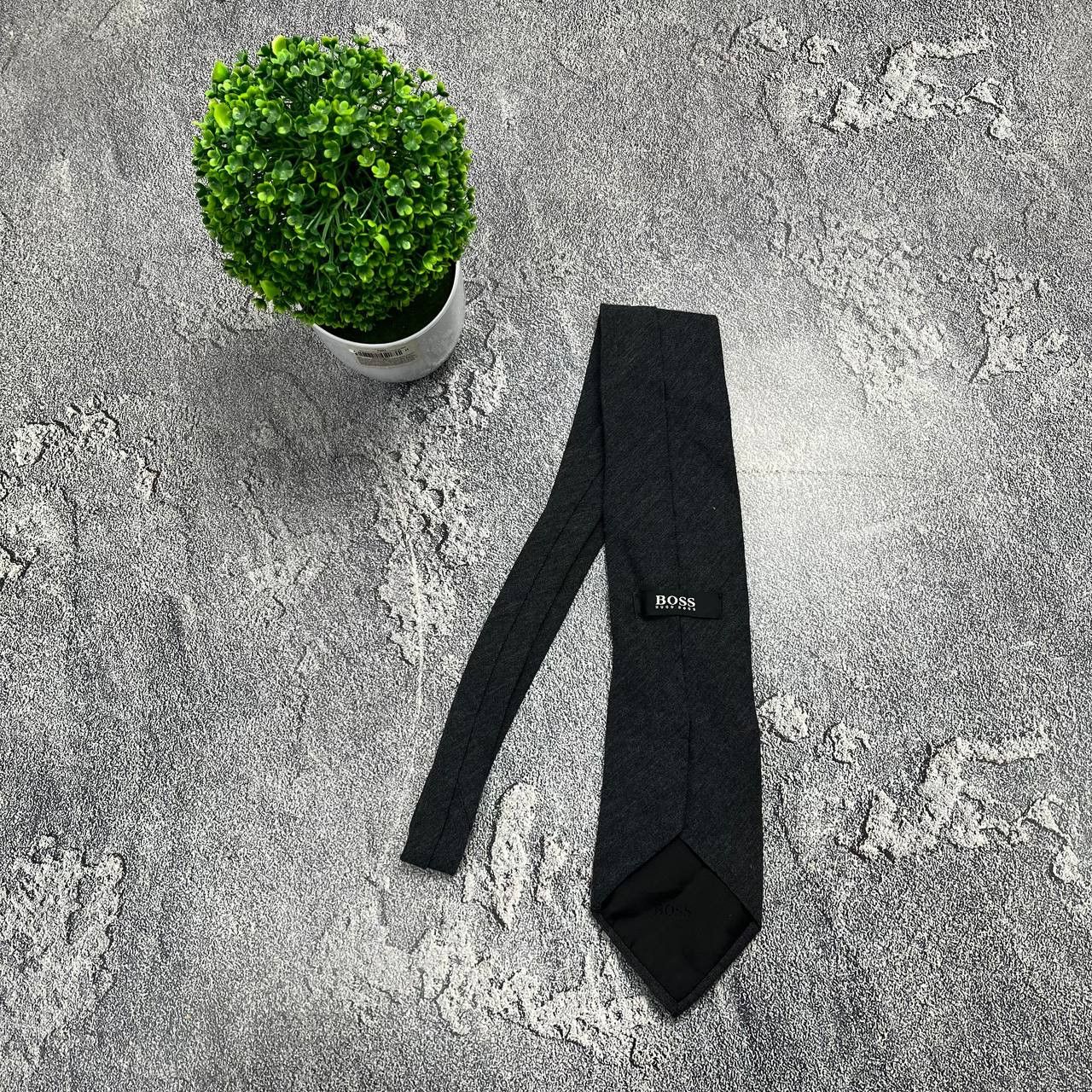 Hugo Boss HUGO BOSS Men's Silk Tie Striped Pattern Luxury Designer Size ONE SIZE - 1 Thumbnail