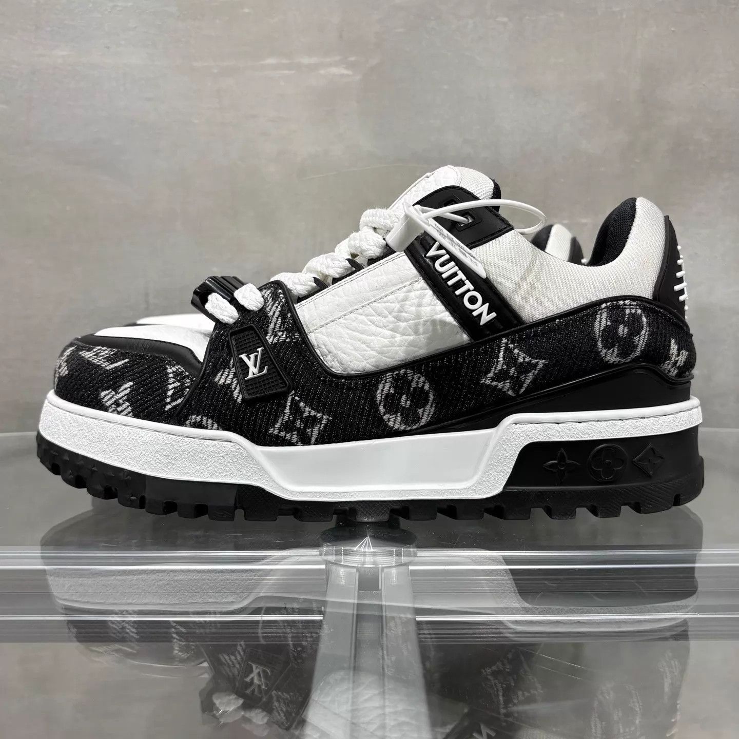 Louis Vuitton LV Trainer Maxi Black White Panda UK7/41 Size US 8 / EU 41 - 3 Thumbnail