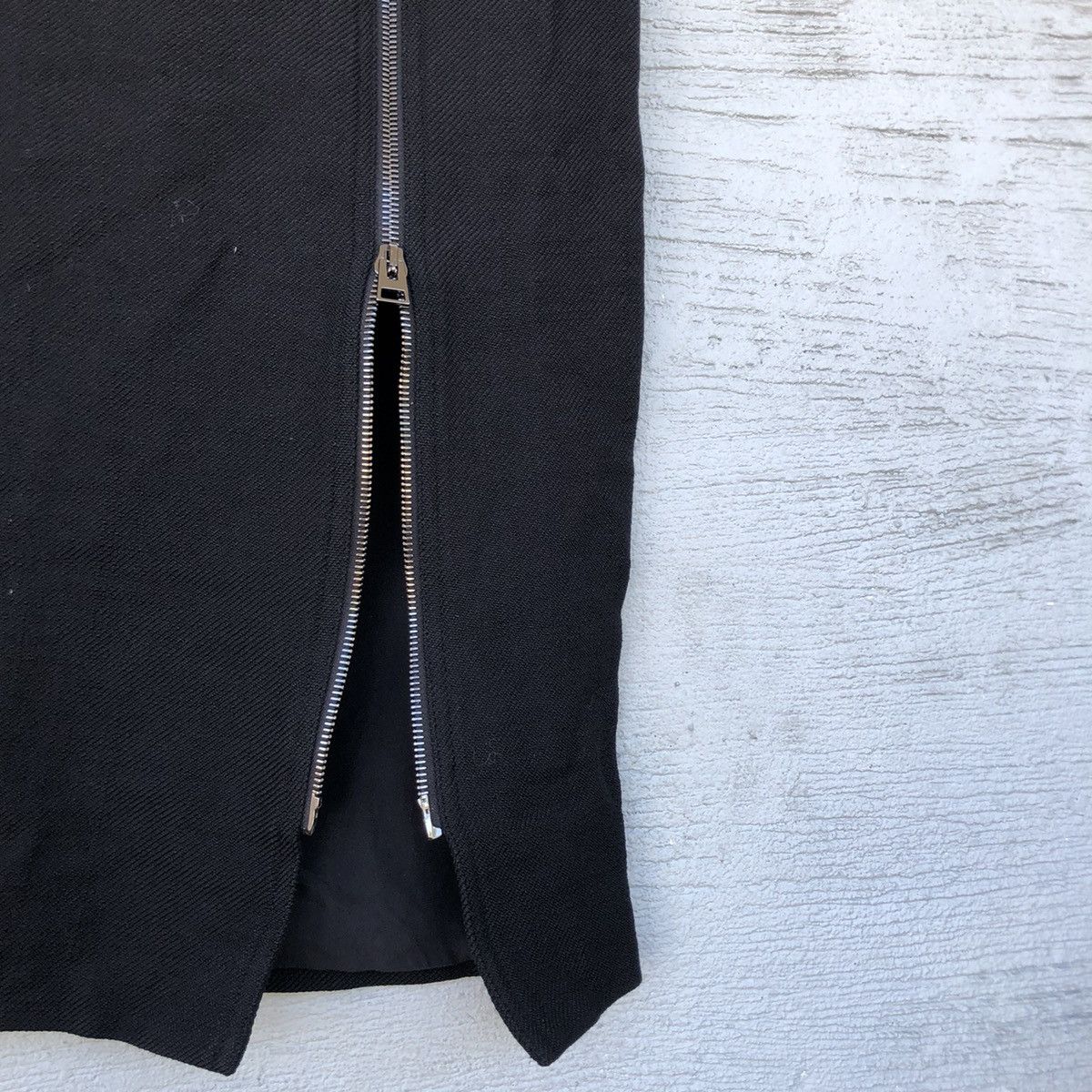 Tom Ford TOM FORD Black wool midi skirt Size 27" / US 4 / IT 40 - 2 Thumbnail