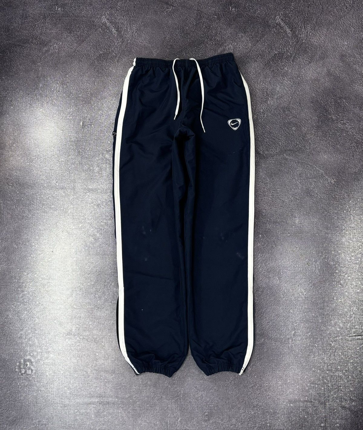 Nike Vintage Nike Y2K Navy/White Hype Nylon Baggy Track Pants Size US 32 / EU 48 - 1 Thumbnail