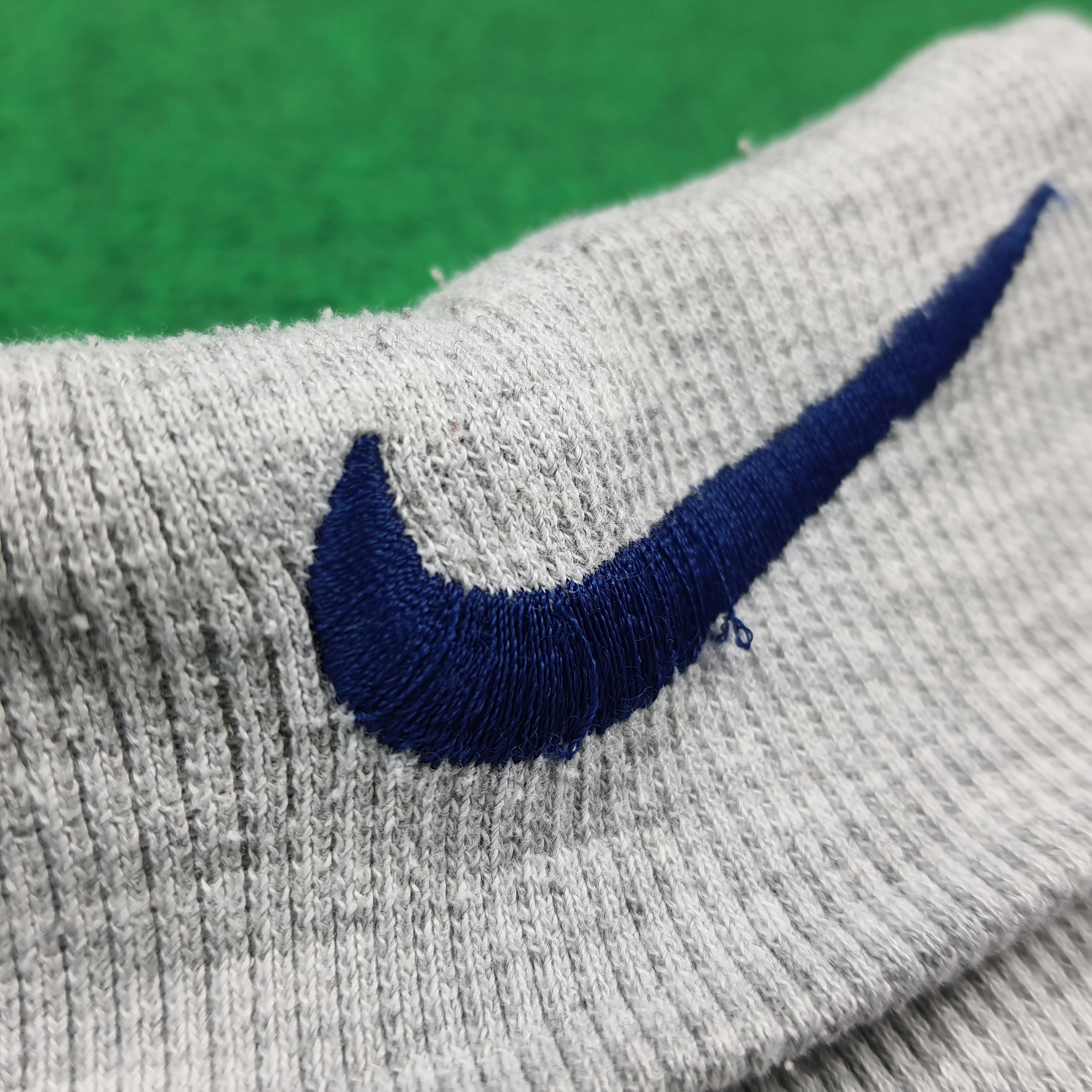Nike Vintage 90s Nike Center Swoosh Turtleneck Sweatshirt C293N24 Size US M / EU 48-50 / 2 - 6 Thumbnail
