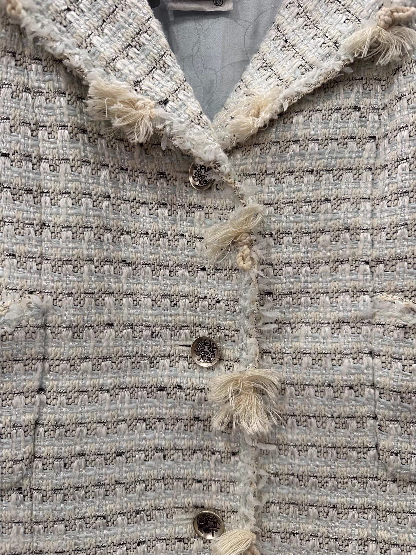 Chanel Chanel Women's Tweed Cardigan Metal Floral Buttons Fringe Size XS / US 0-2 / IT 36-38 - 5 Thumbnail