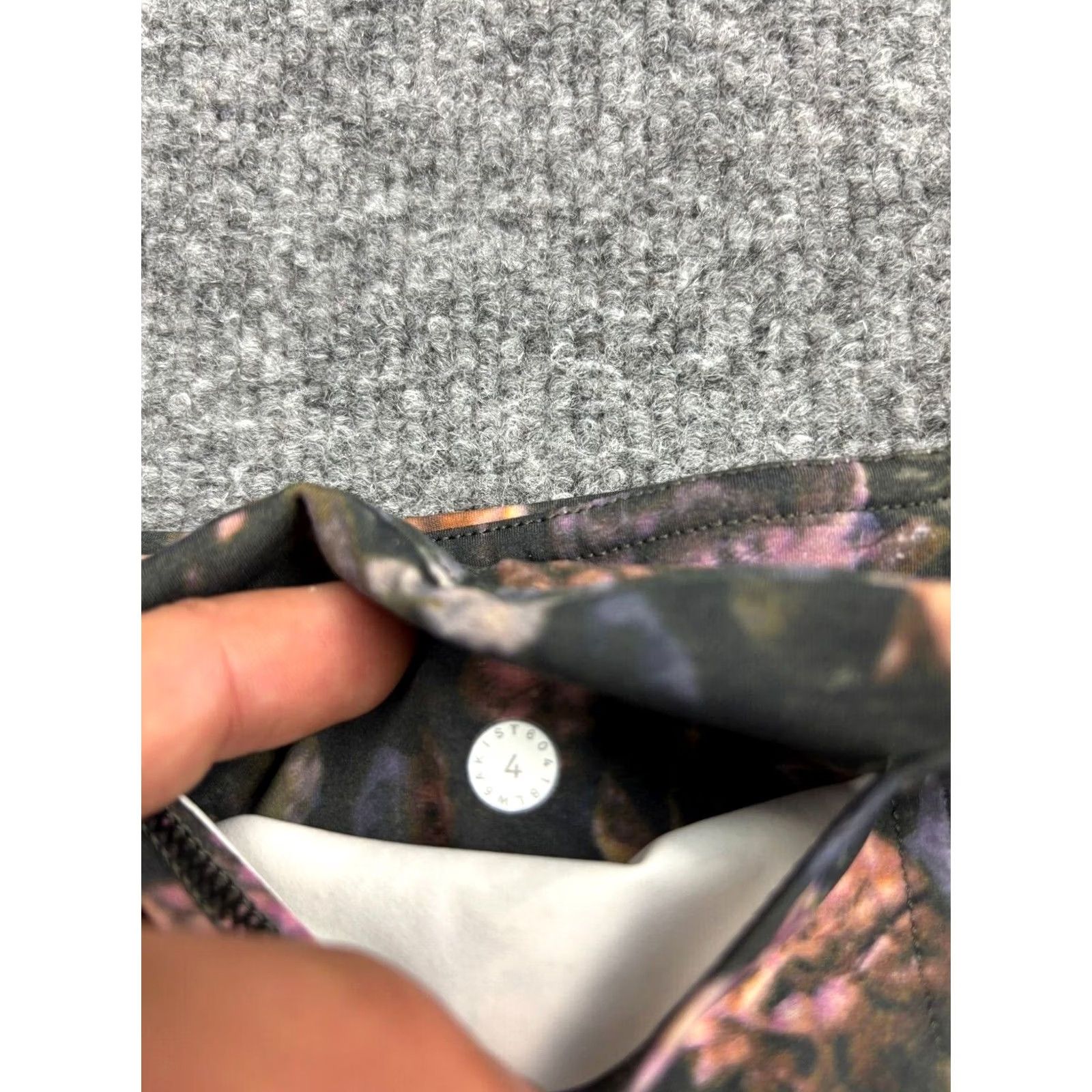 Lululemon Lululemon Speed Up Tight 28” Legging Women's 4 Gray Pink Floral Print Cropped Cropped Floral Print Tight Size 27" / US 4 / IT 40 - 7 Thumbnail