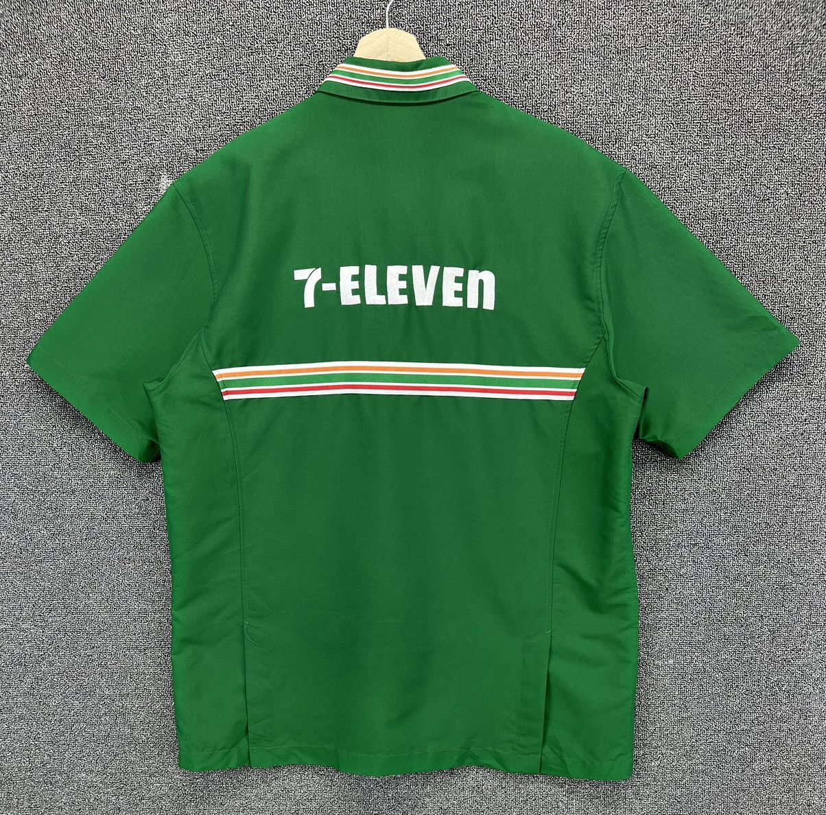 Japanese Brand Vintage 90's 7 ELEVEN Uniform Workwear Zip Up Jacket Size US L / EU 52-54 / 3 - 1 Thumbnail