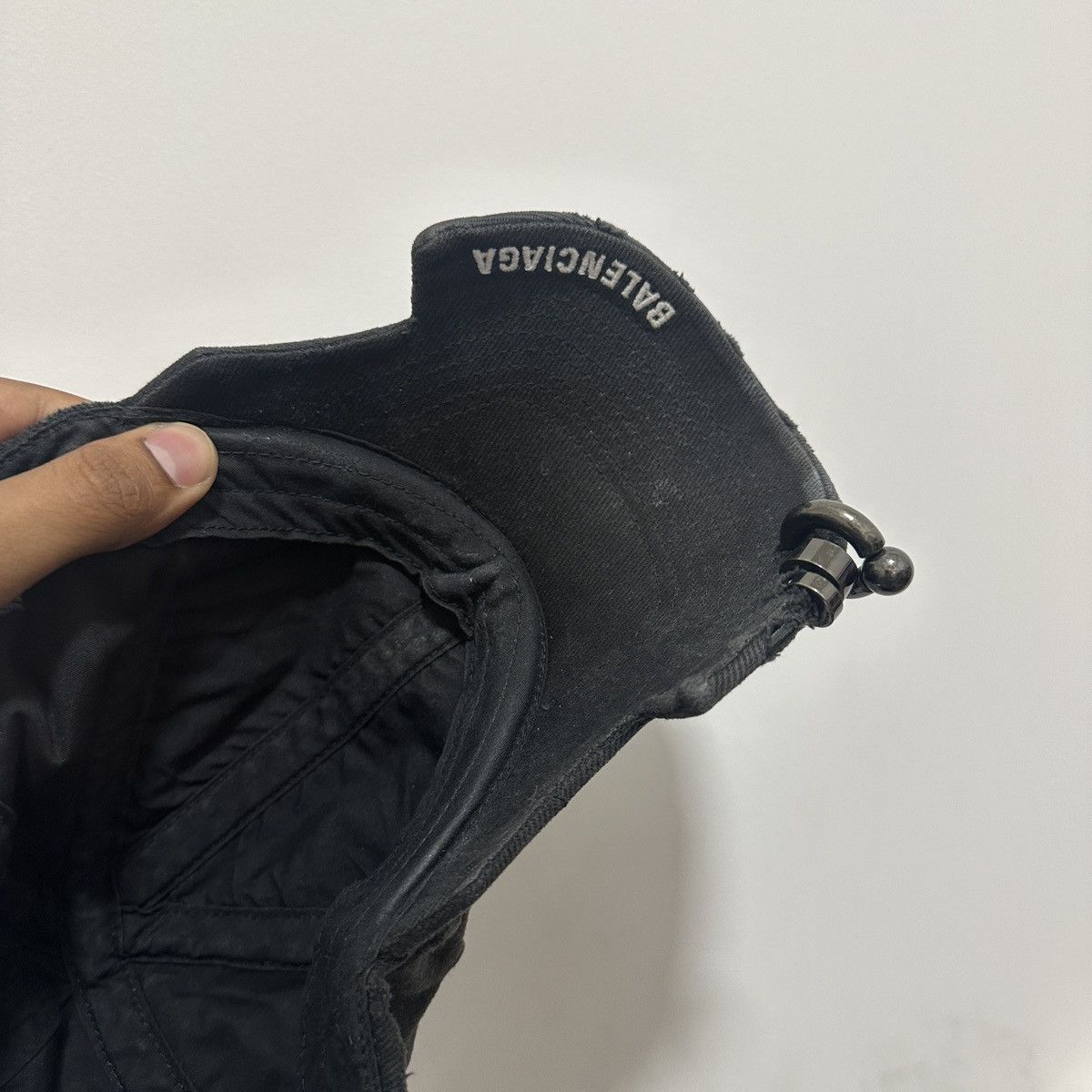 Balenciaga Balenciaga Piercing Hat Size ONE SIZE - 4 Thumbnail